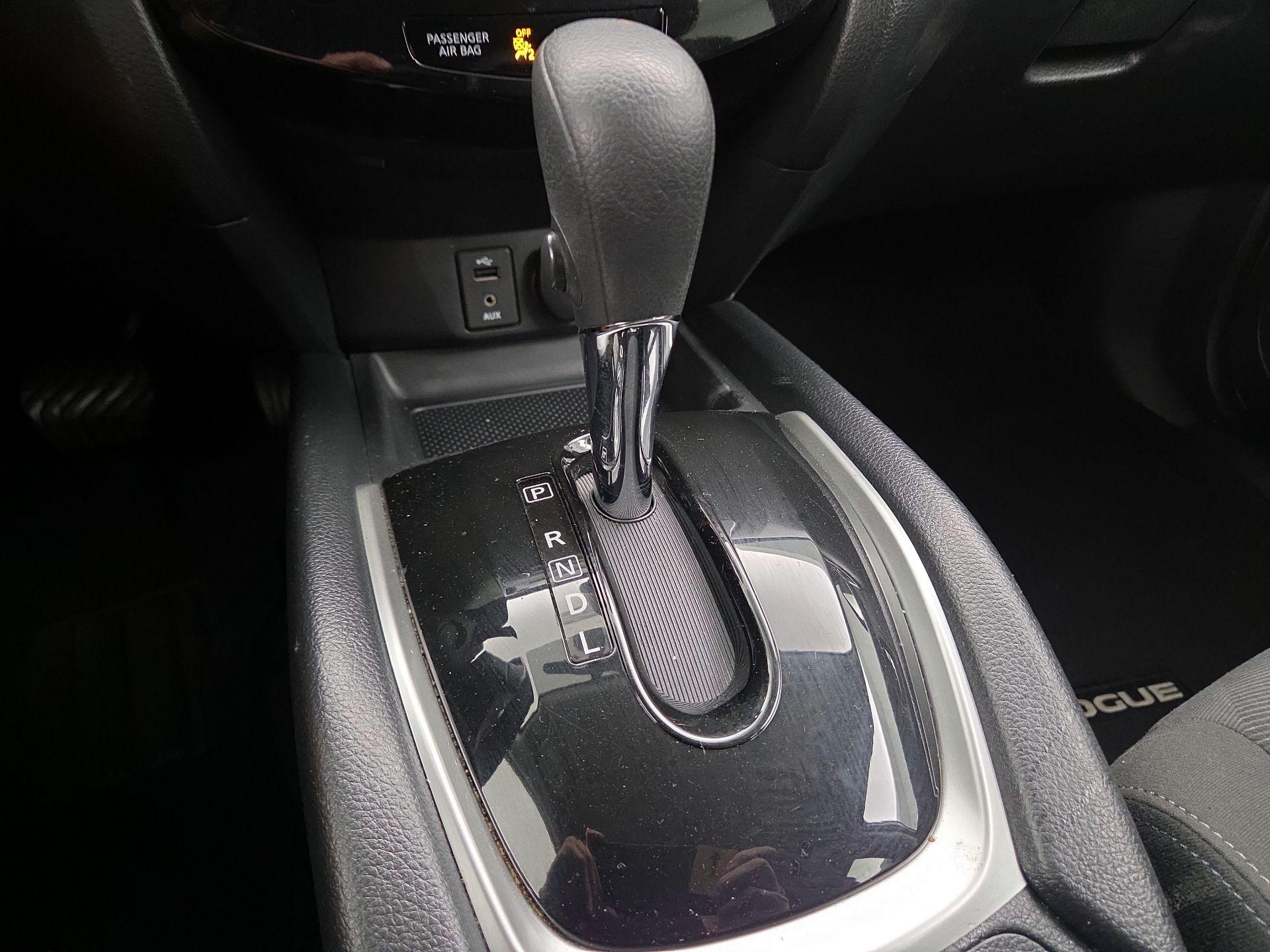 Thumbnail: 2016 Nissan Rogue - 17