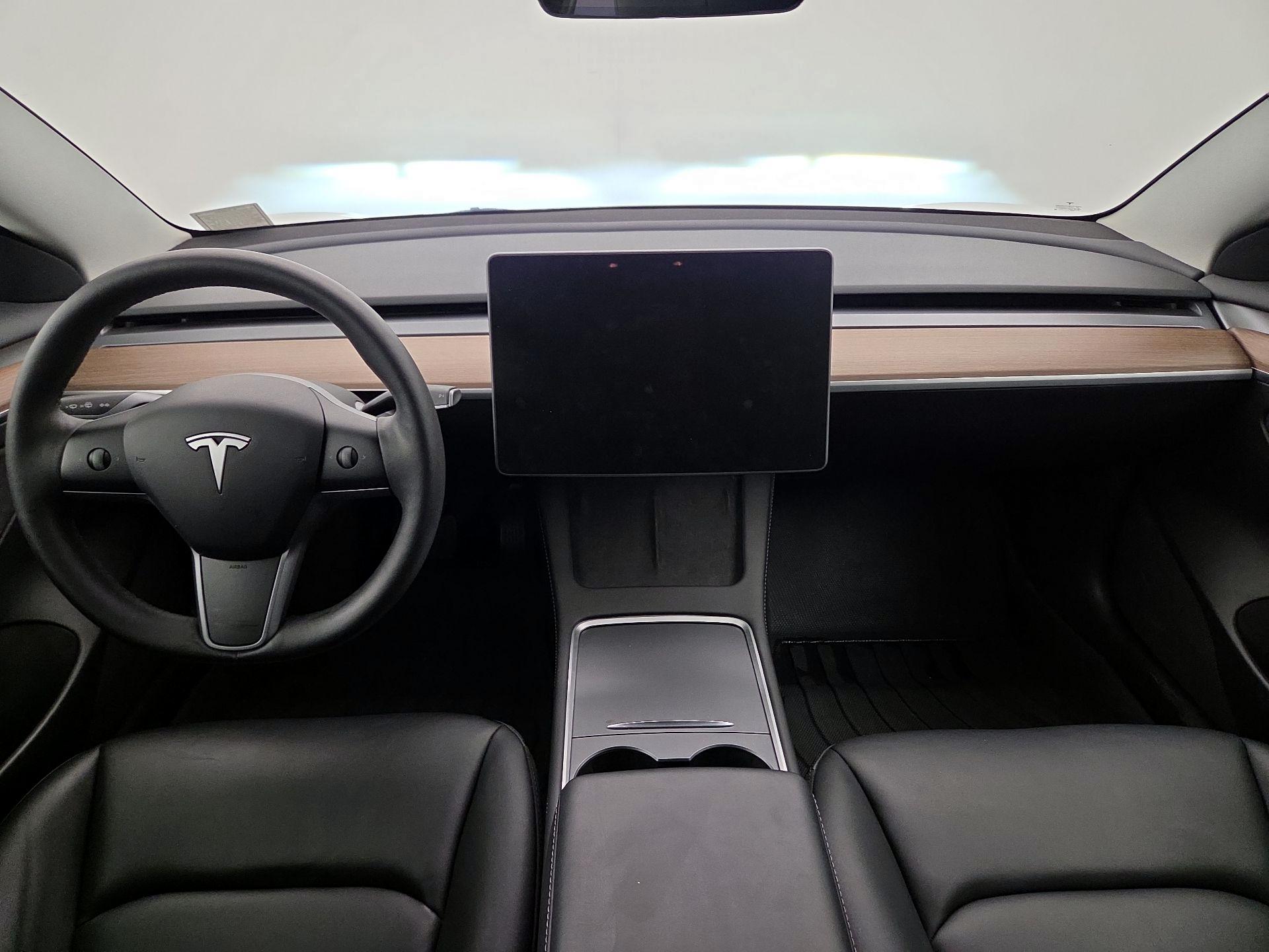 Thumbnail: 2023 Tesla Model 3 - 9