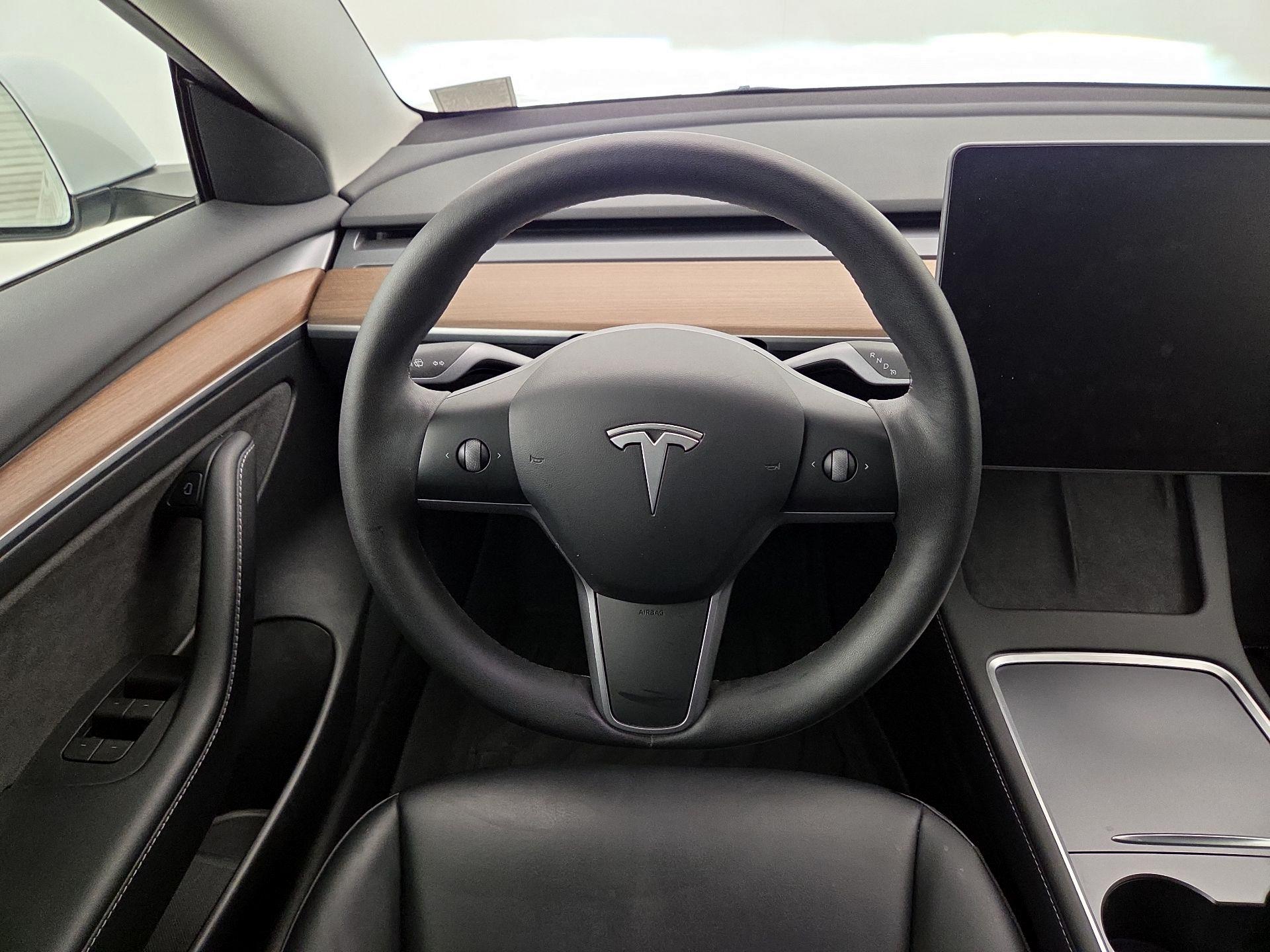 Thumbnail: 2023 Tesla Model 3 - 10