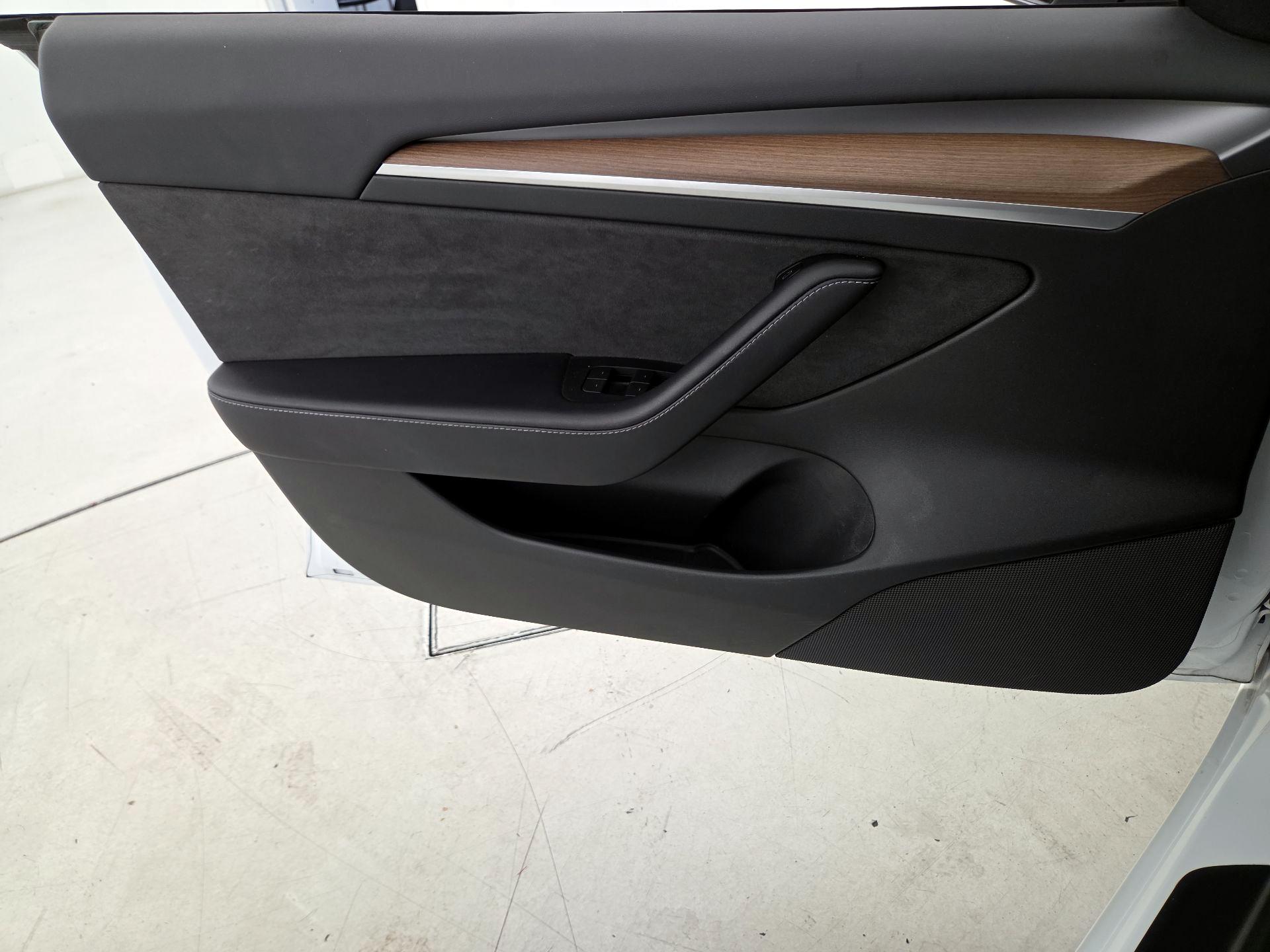 Thumbnail: 2023 Tesla Model 3 - 12