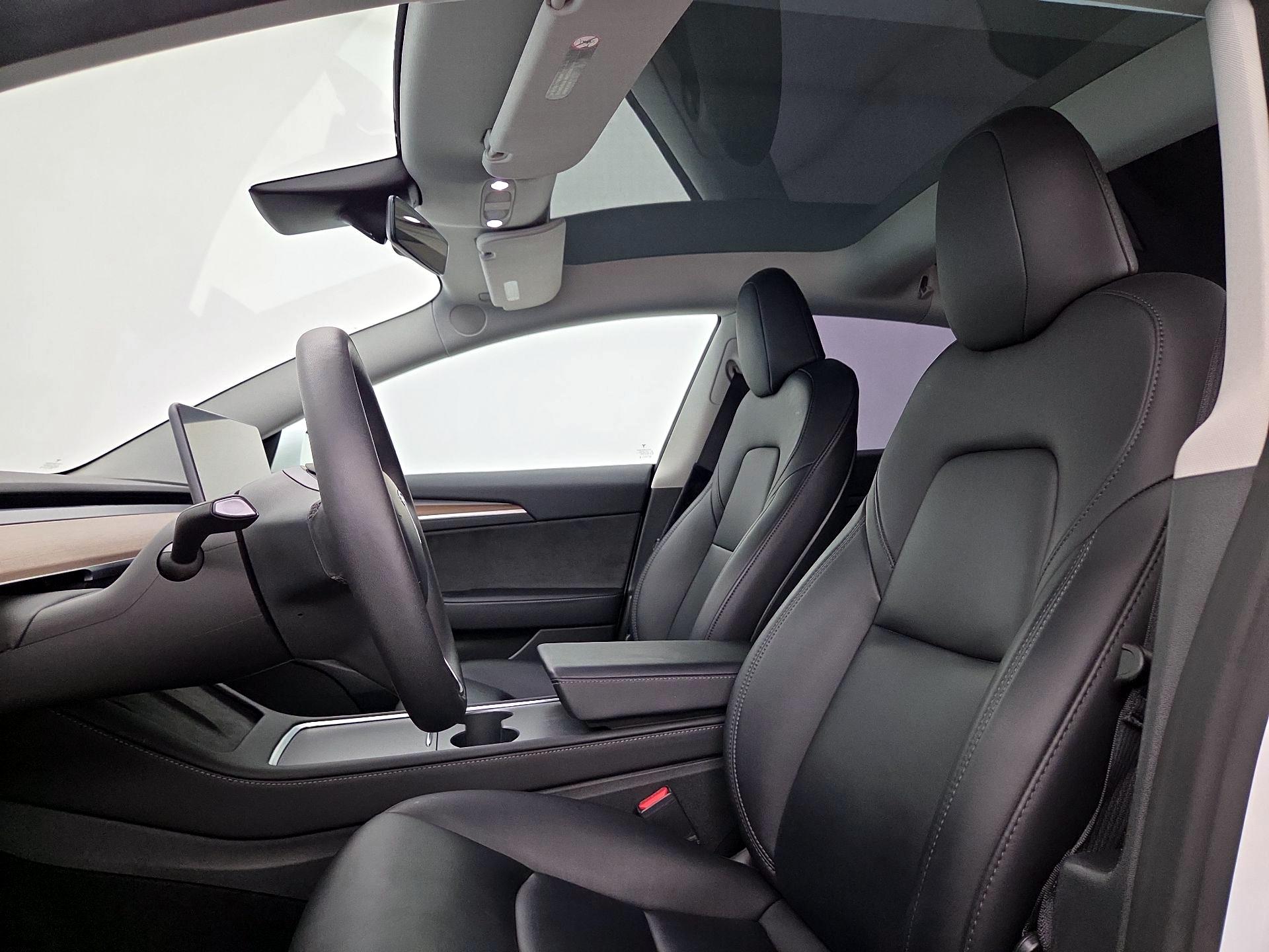 Thumbnail: 2023 Tesla Model 3 - 19