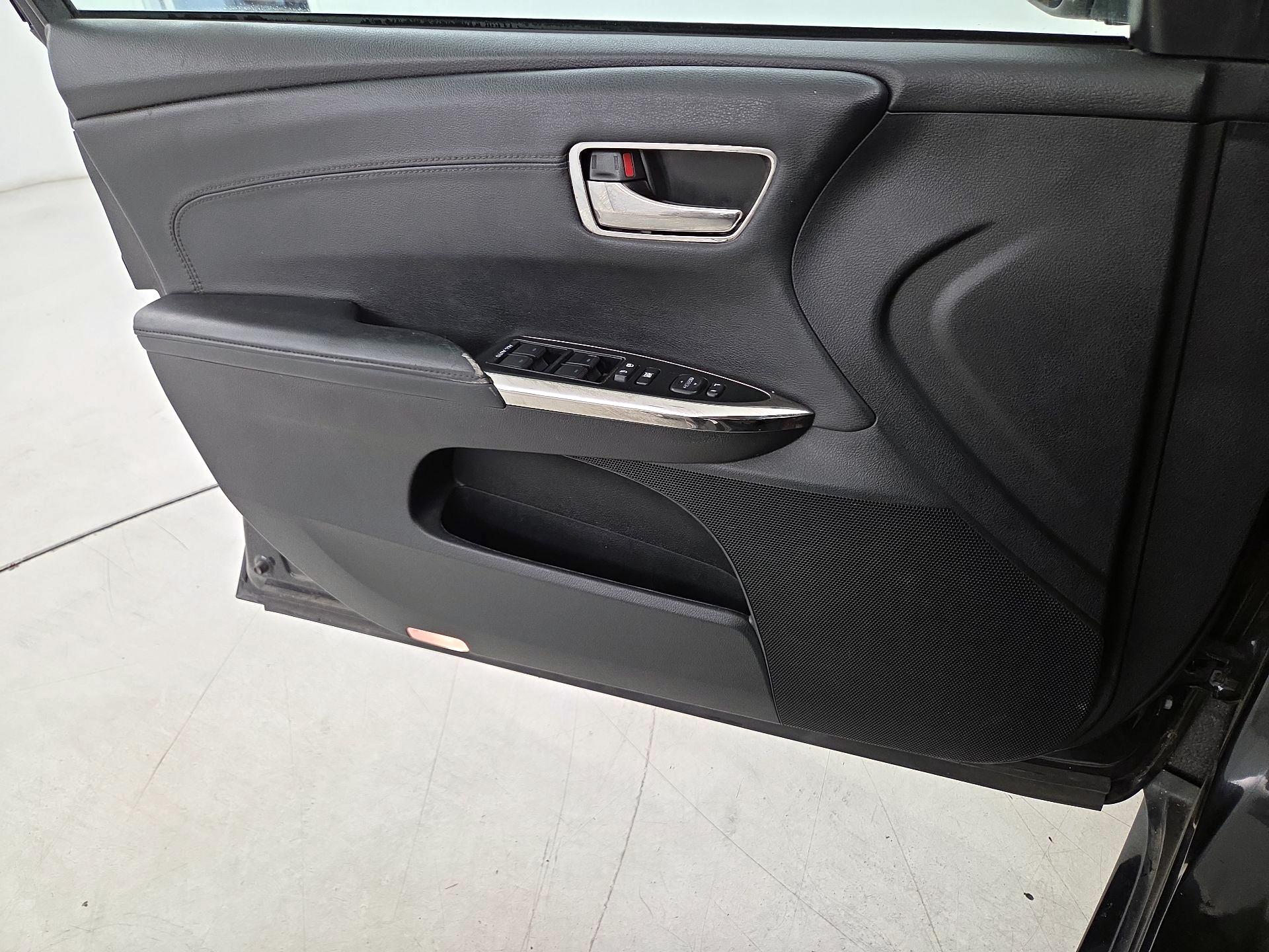 Thumbnail: 2015 Toyota Avalon - 12