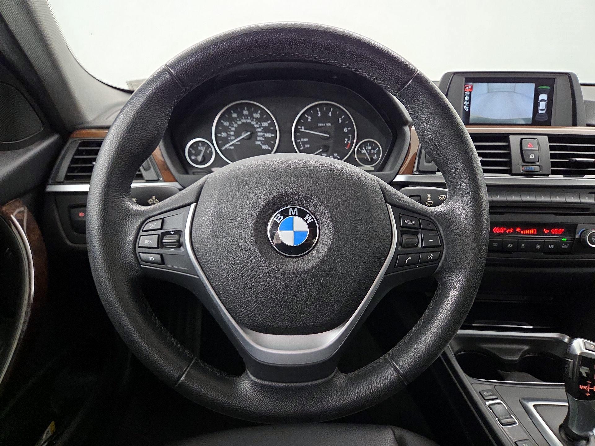 Thumbnail: 2015 BMW 3 Series - 10