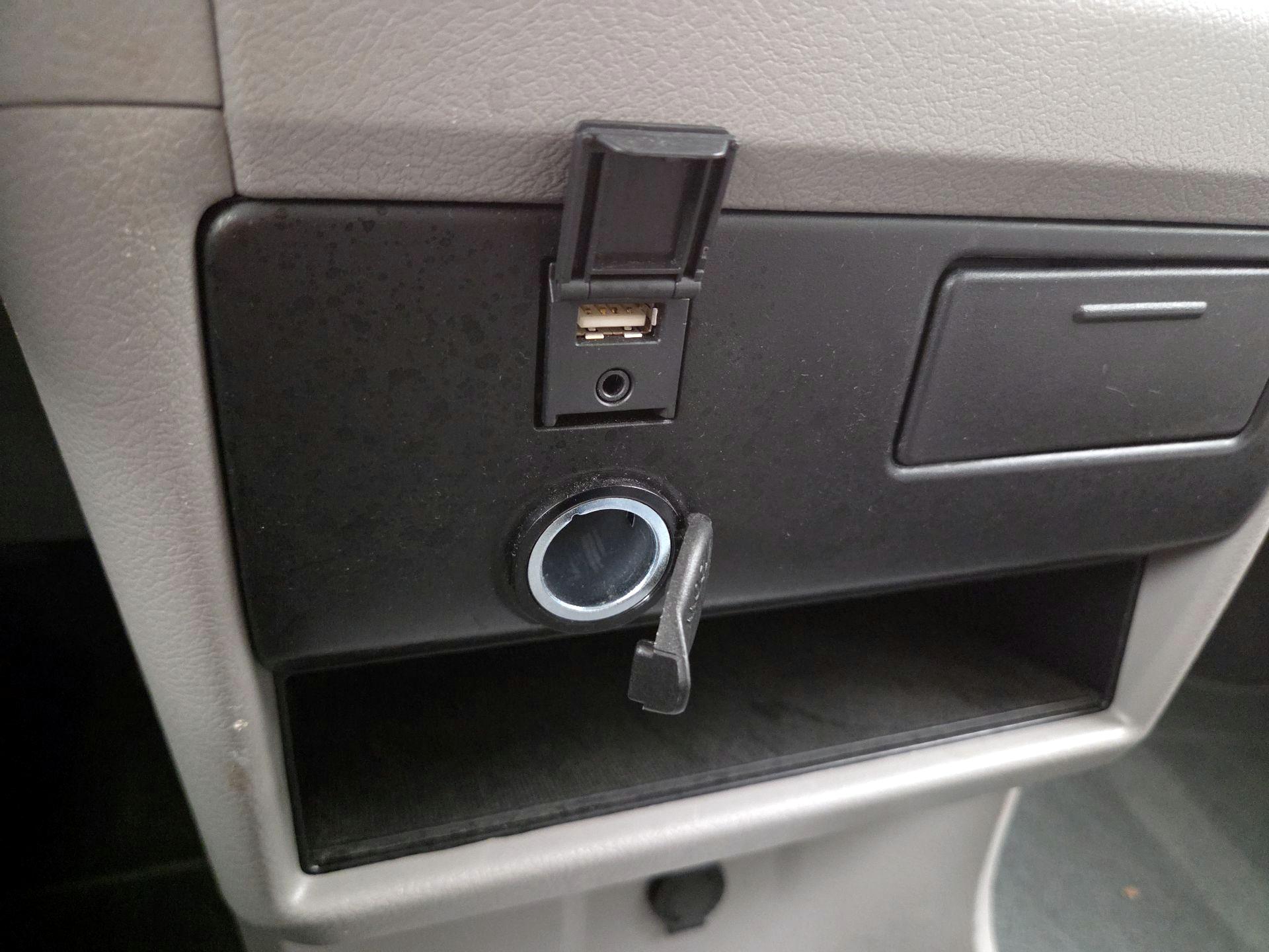 Thumbnail: 2020 Toyota Sienna - 18