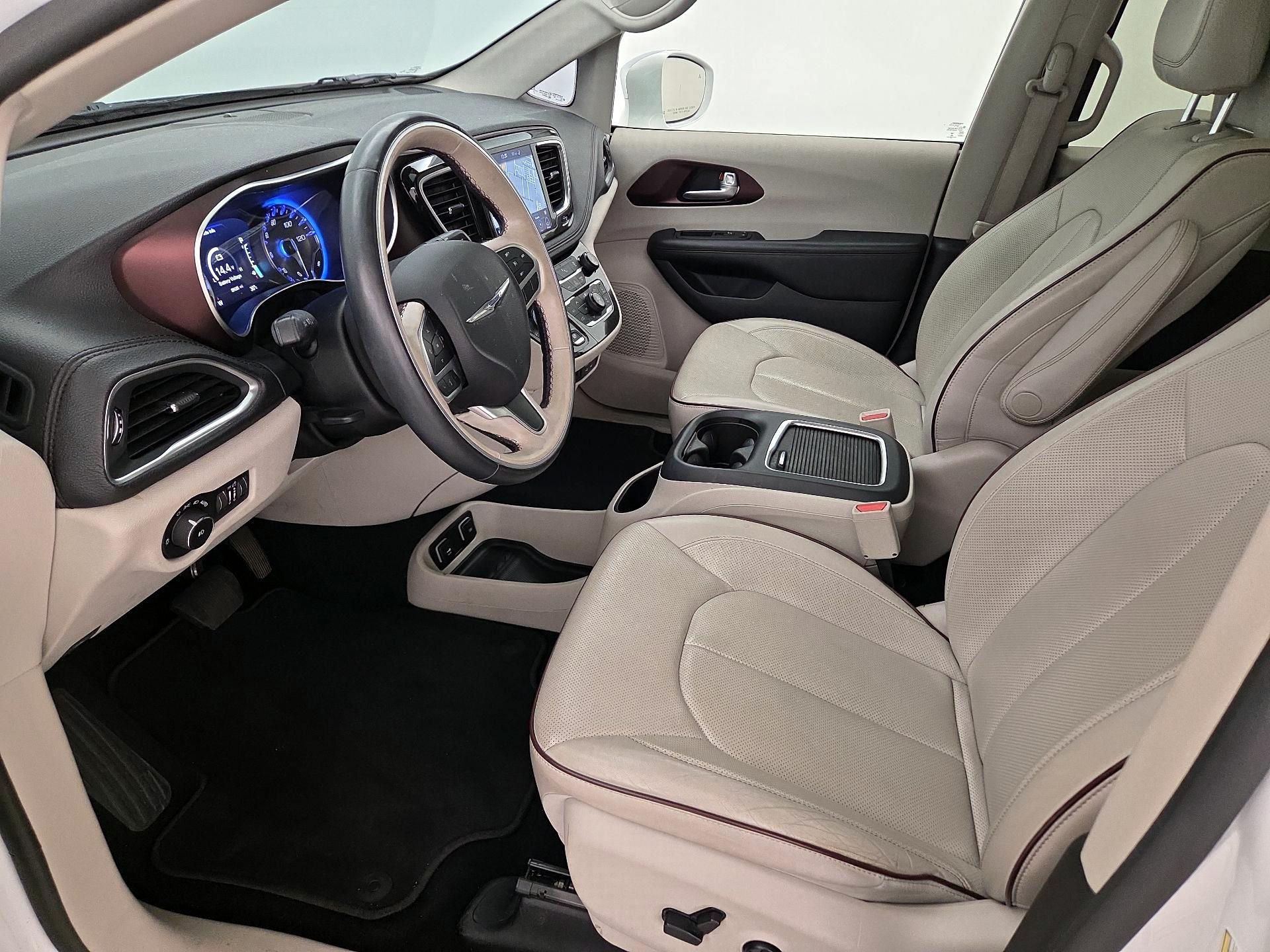 Thumbnail: 2018 Chrysler Pacifica - 11