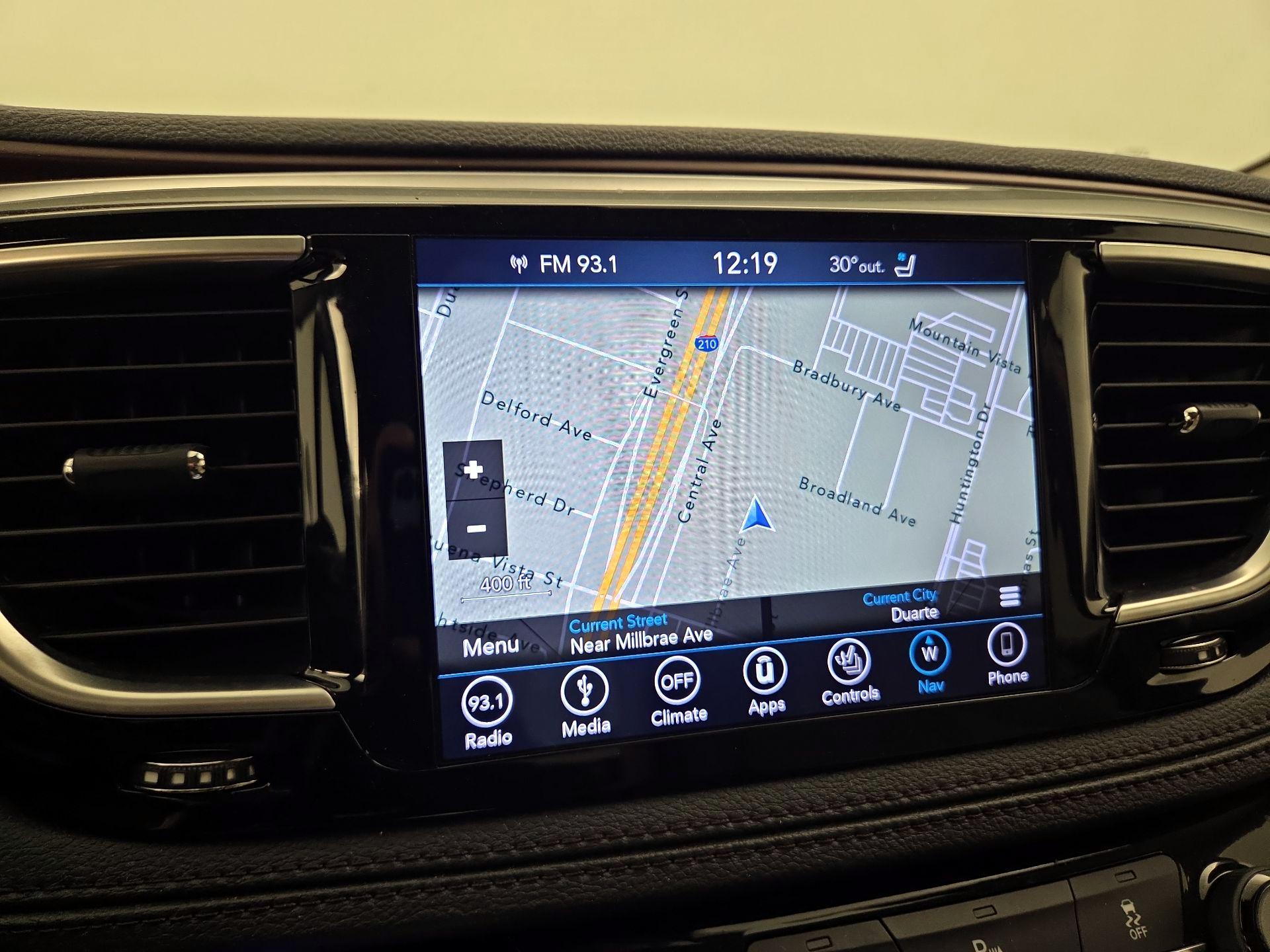 Thumbnail: 2018 Chrysler Pacifica - 14