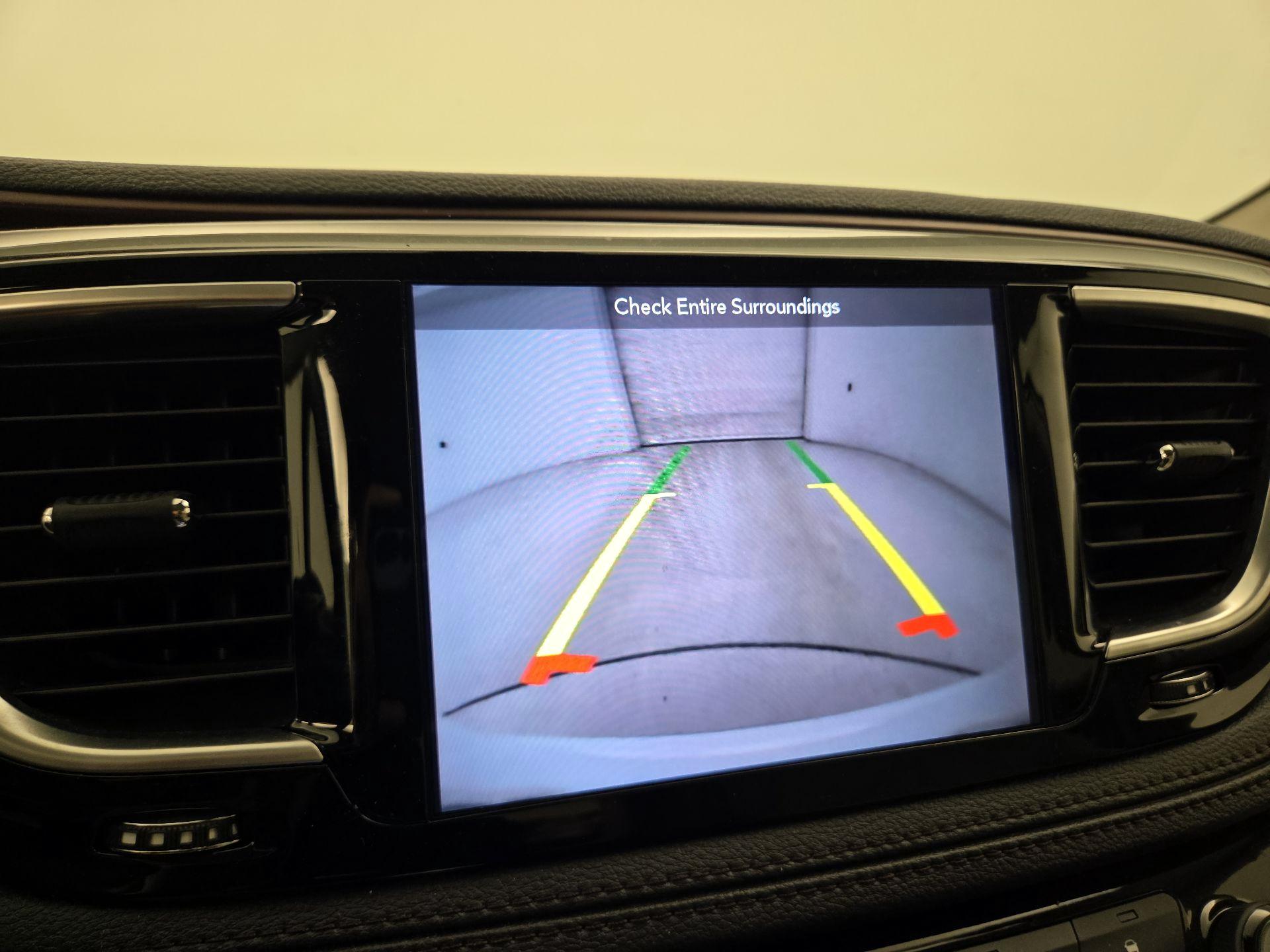 Thumbnail: 2018 Chrysler Pacifica - 15