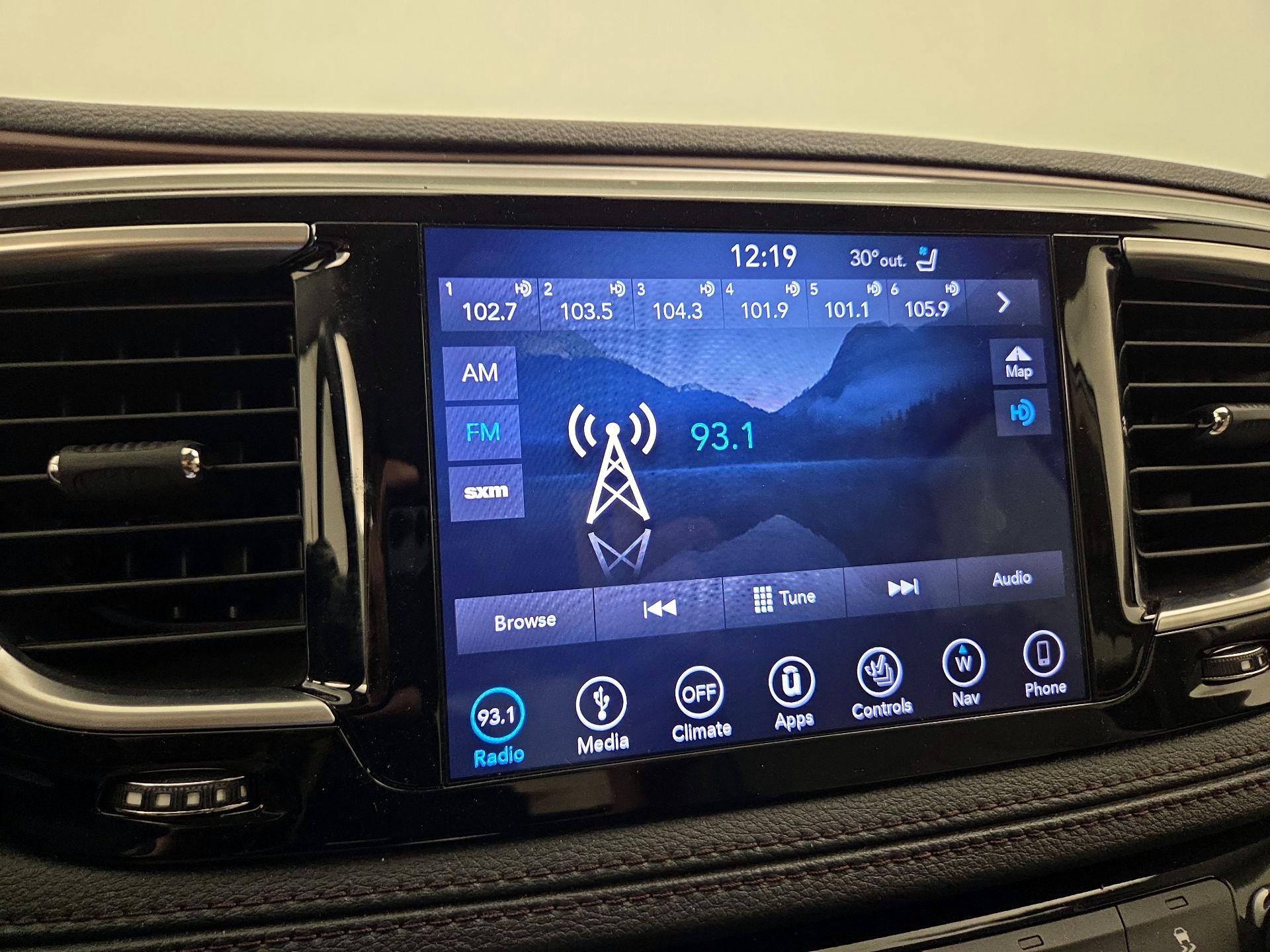 Thumbnail: 2018 Chrysler Pacifica - 16