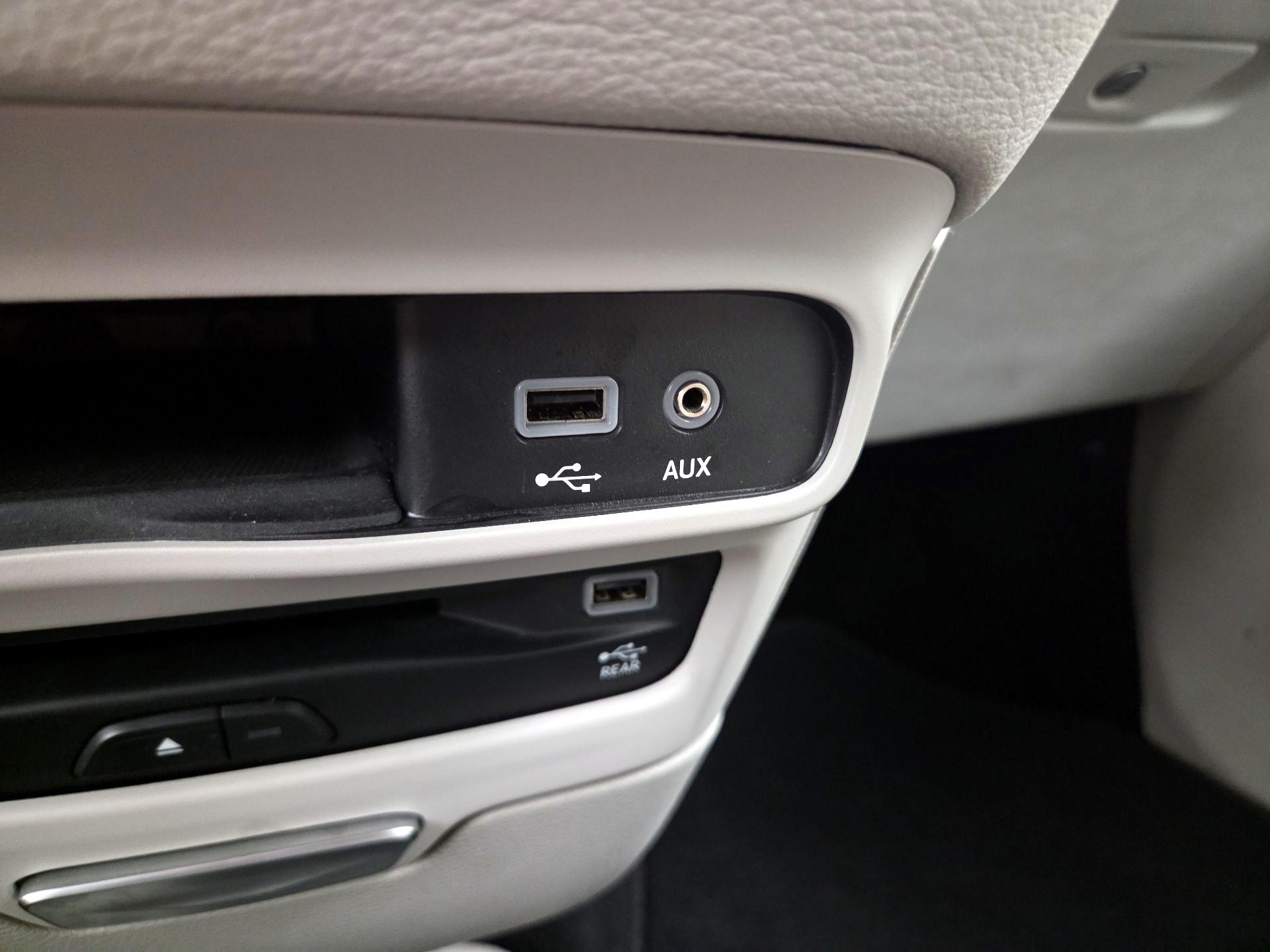 Thumbnail: 2018 Chrysler Pacifica - 19