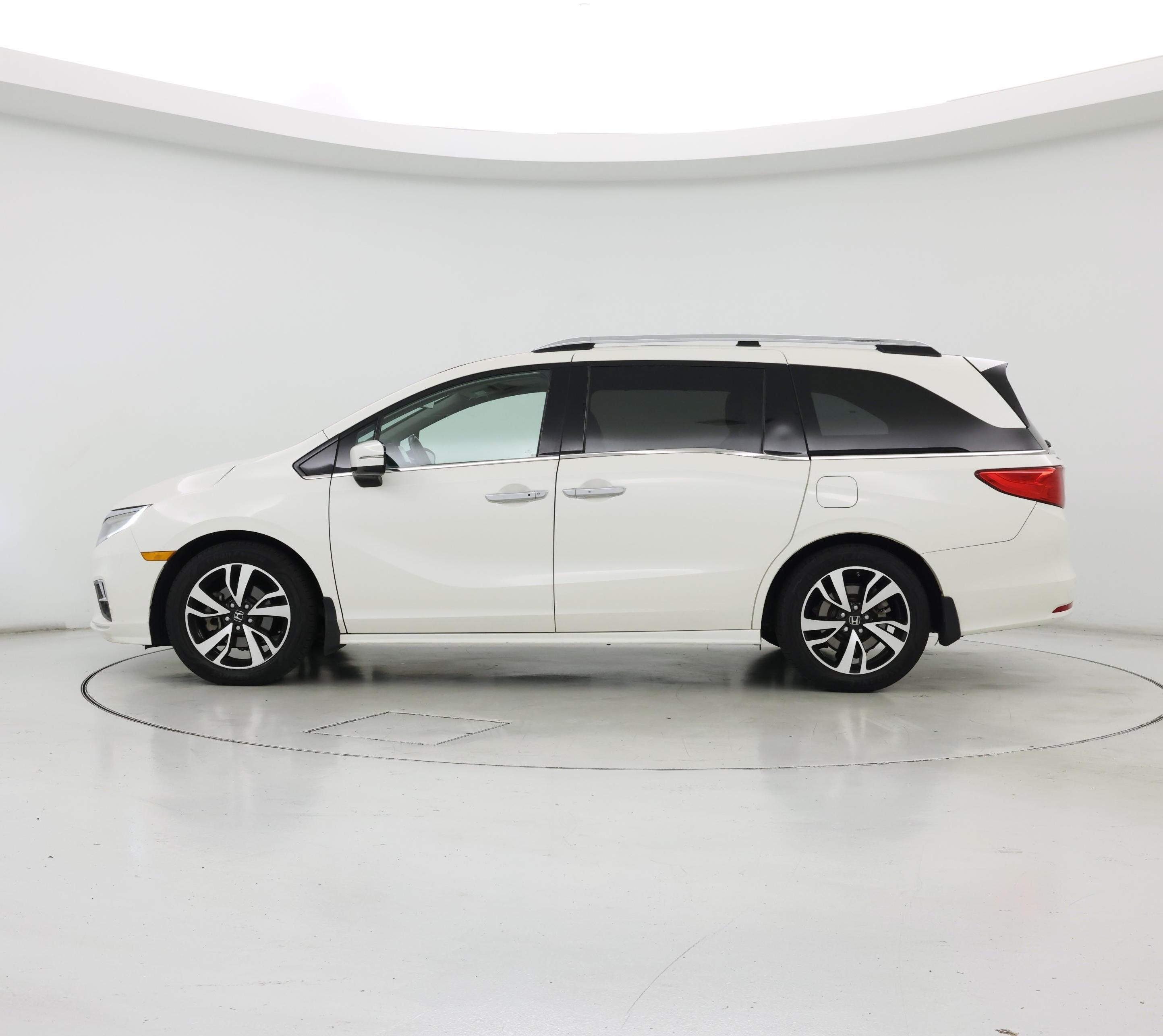 Thumbnail: 2019 Honda Odyssey - 3