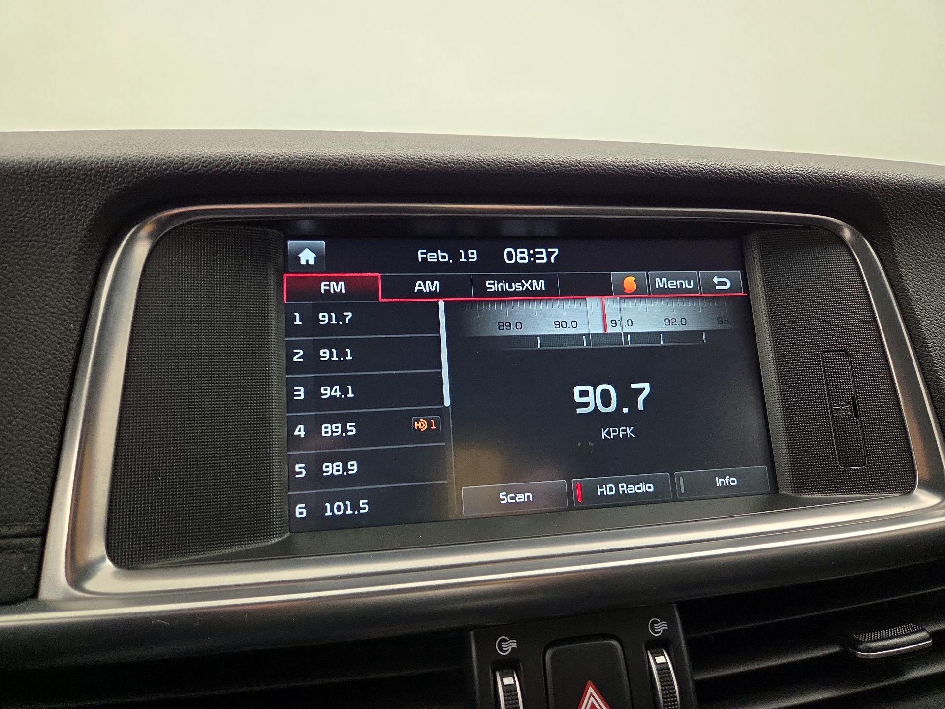 Thumbnail: 2016 Kia Optima - 16