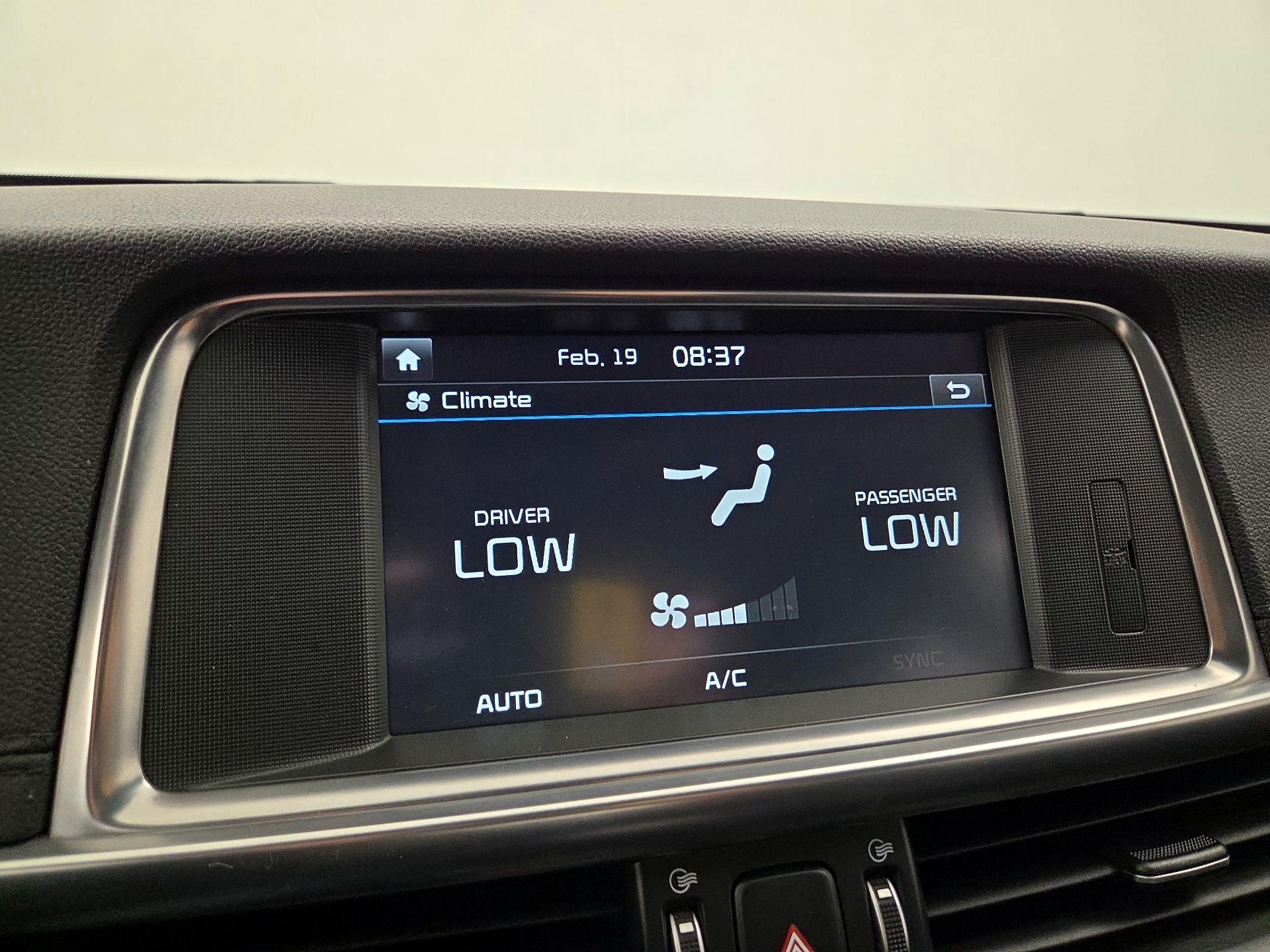 Thumbnail: 2016 Kia Optima - 17