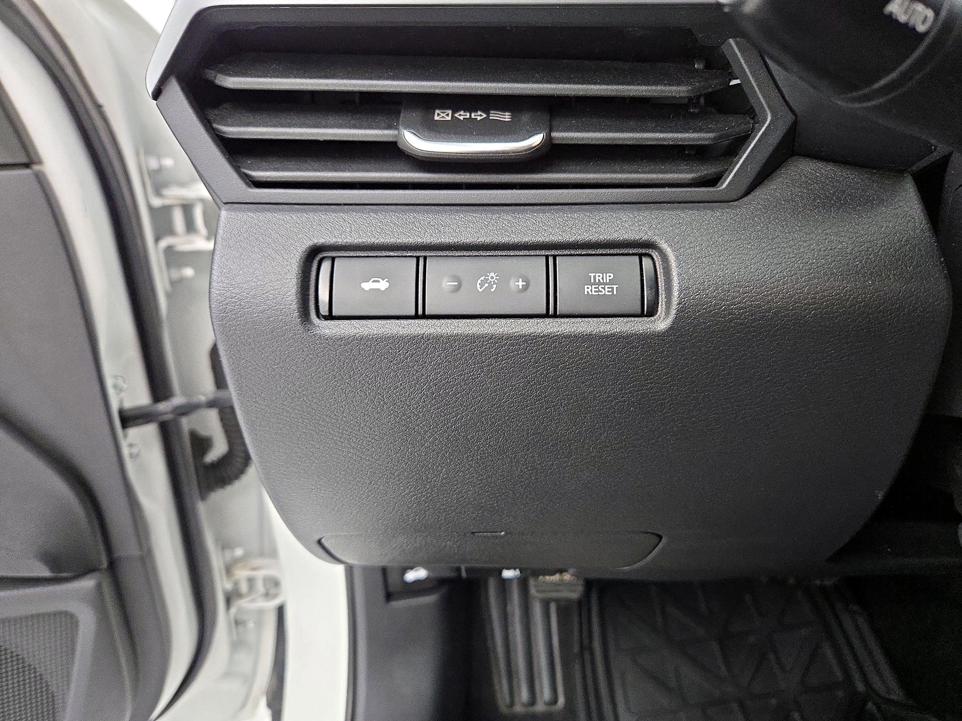 Thumbnail: 2020 Nissan Altima - 13