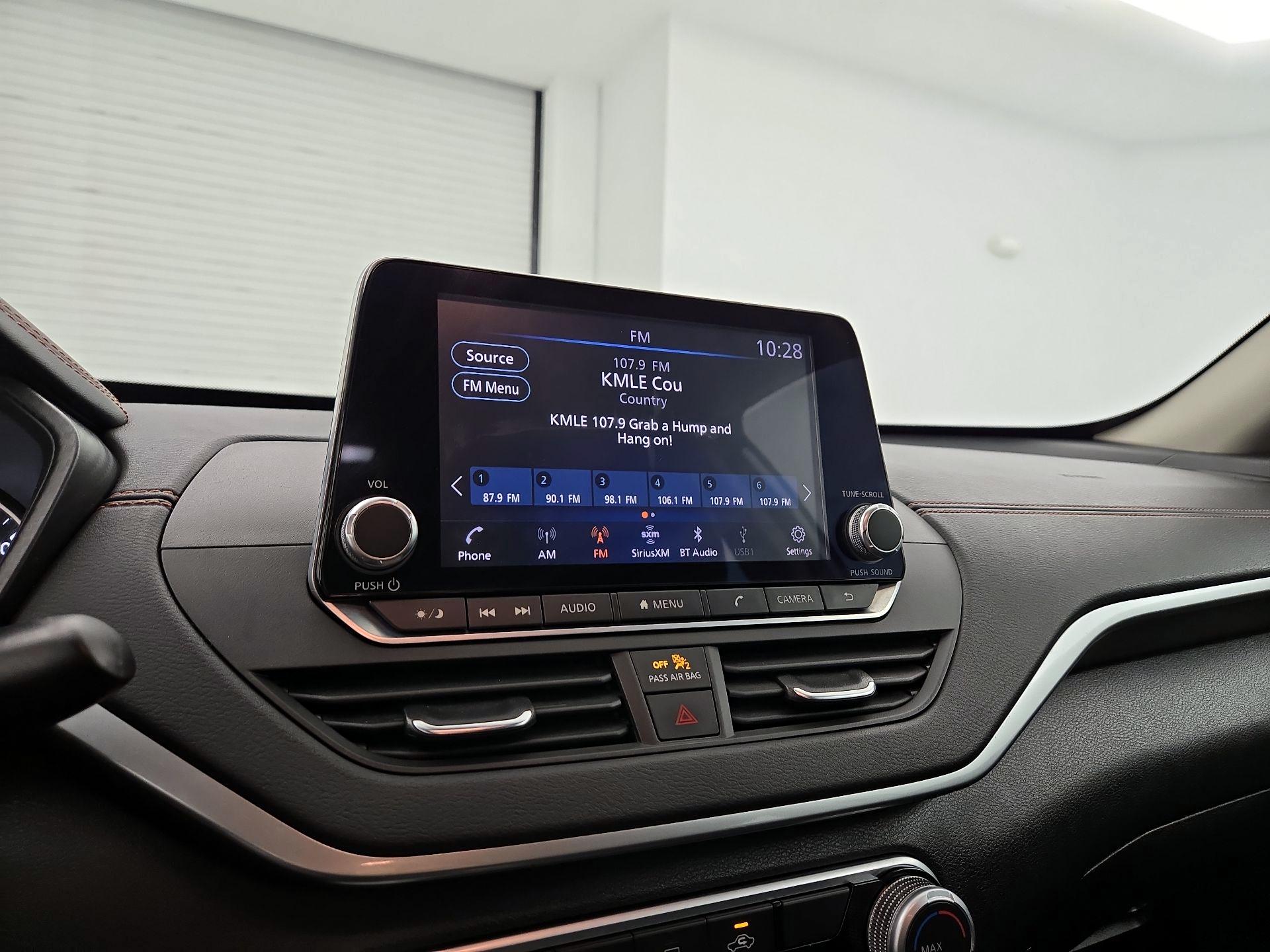 Thumbnail: 2020 Nissan Altima - 15