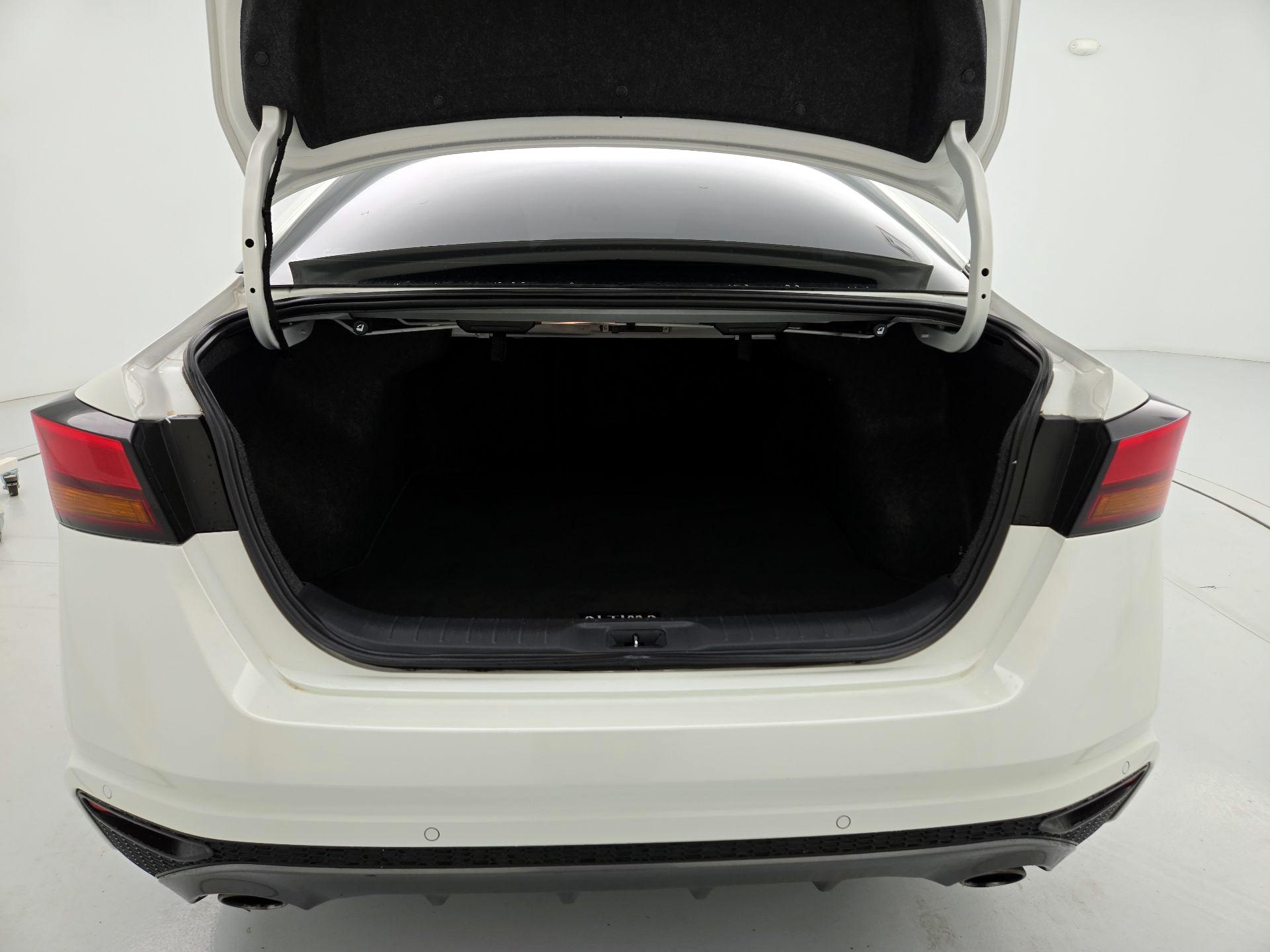 Thumbnail: 2020 Nissan Altima - 20