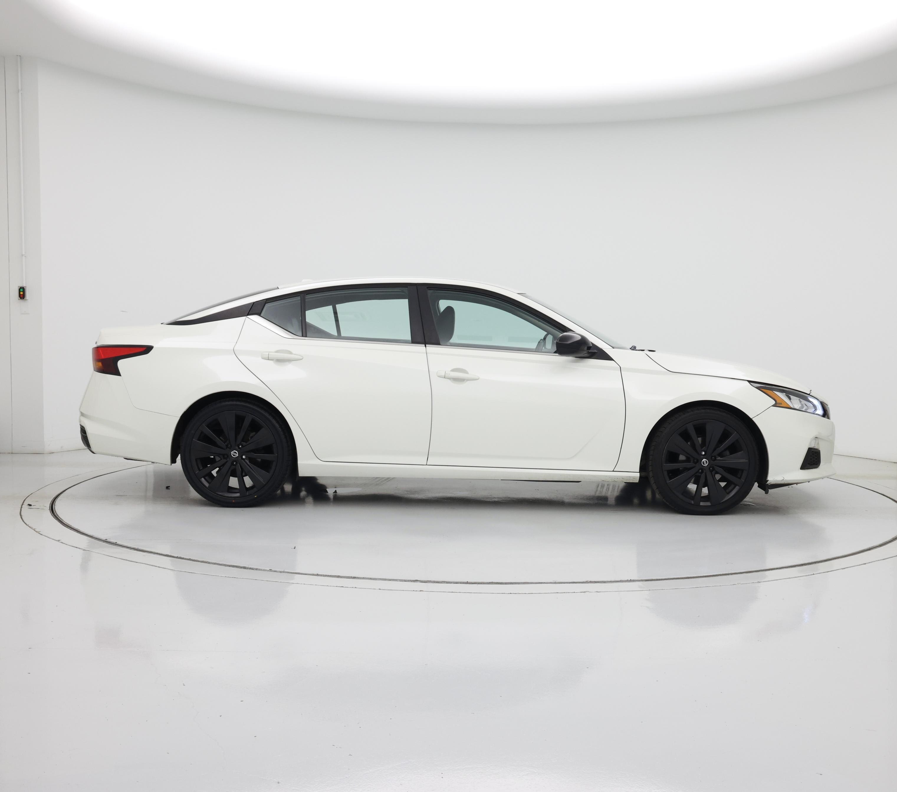 Thumbnail: 2020 Nissan Altima - 7