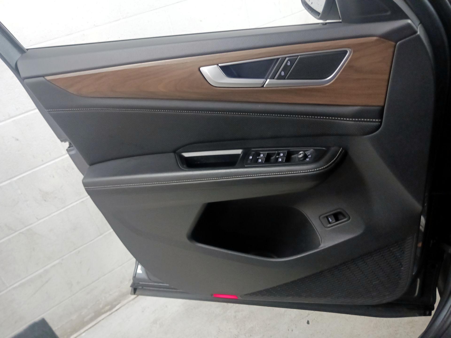 Thumbnail: 2024 Volkswagen Atlas - 12