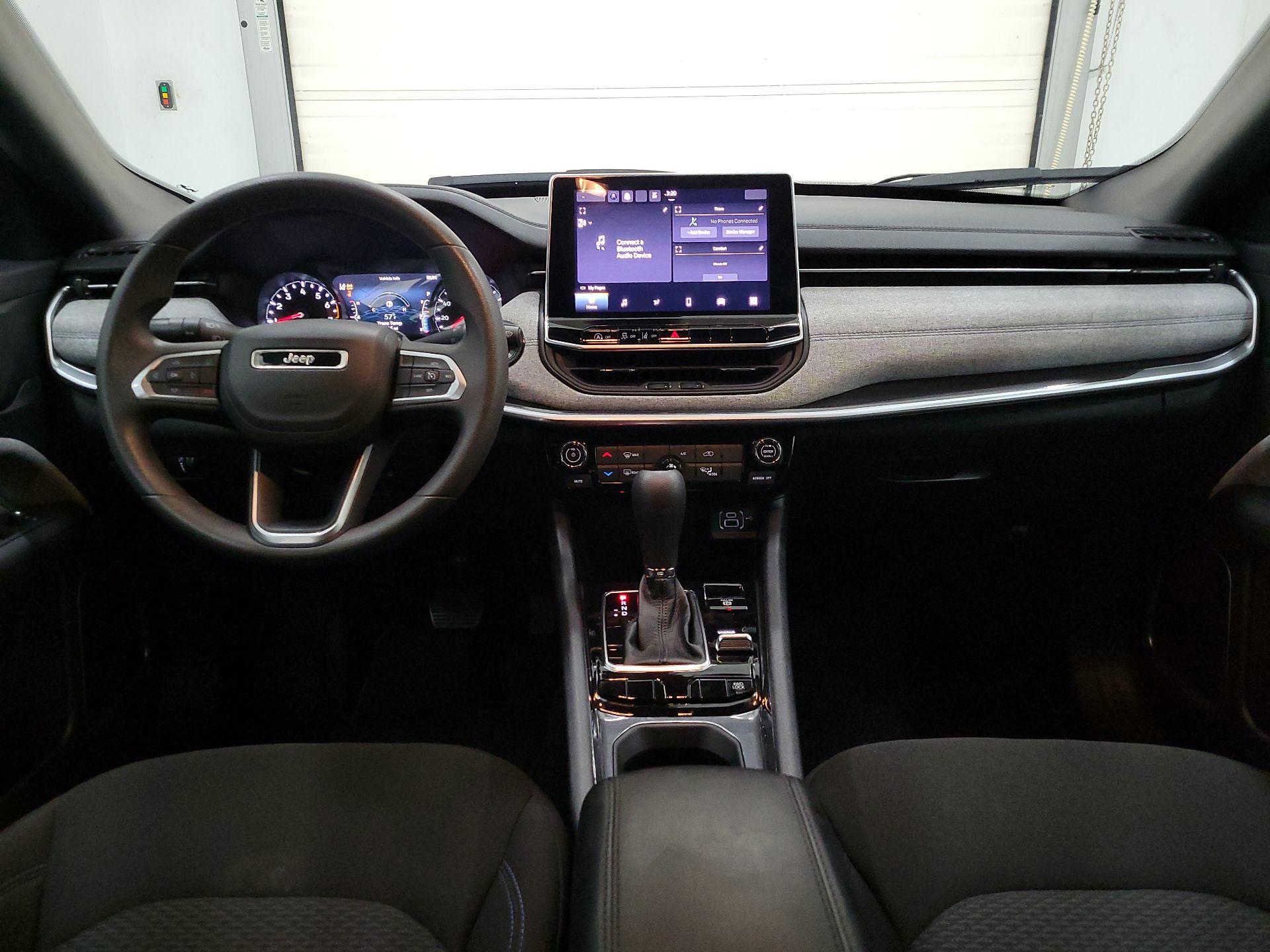 Thumbnail: 2023 Jeep Compass - 9