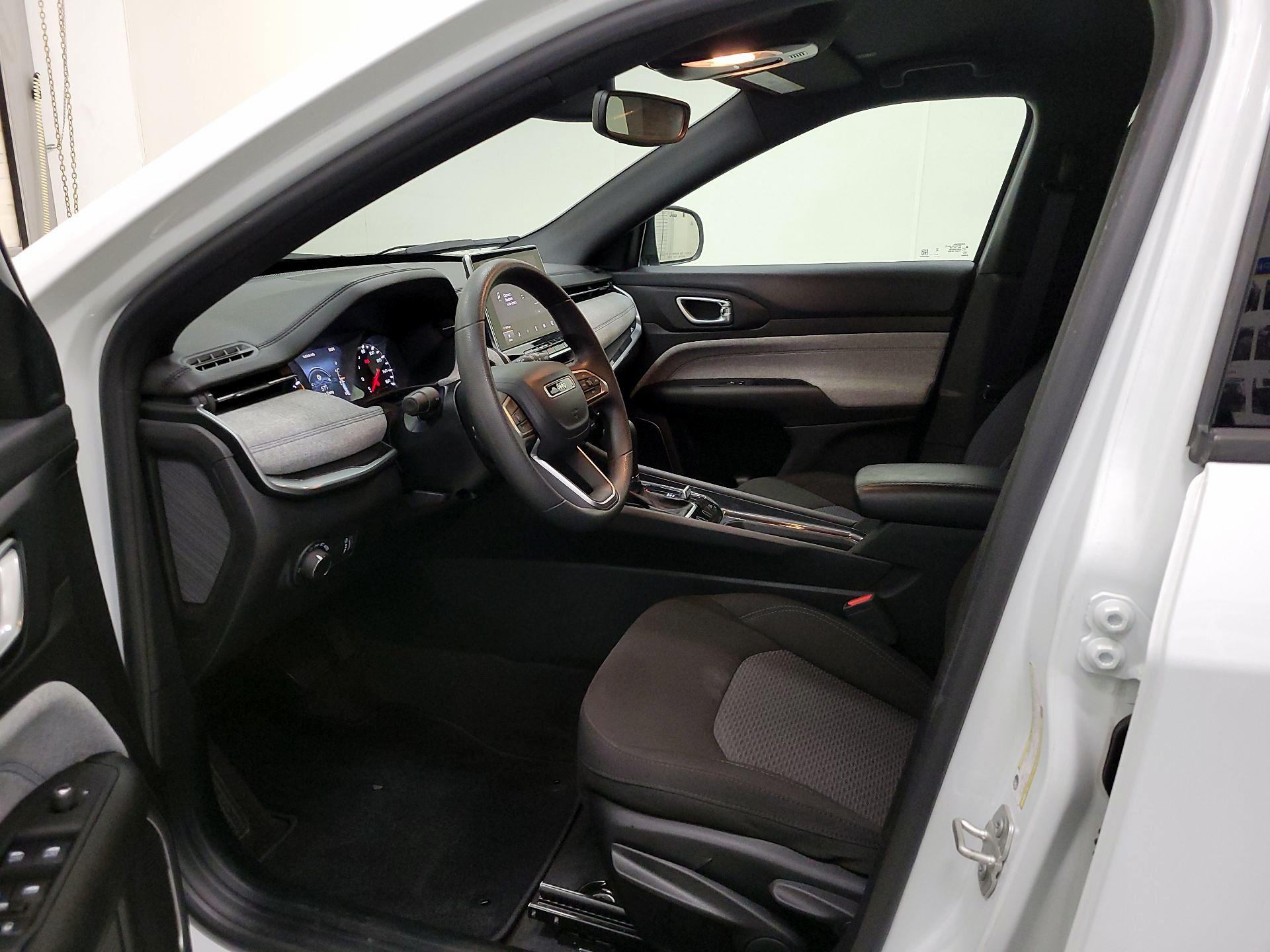 Thumbnail: 2023 Jeep Compass - 11