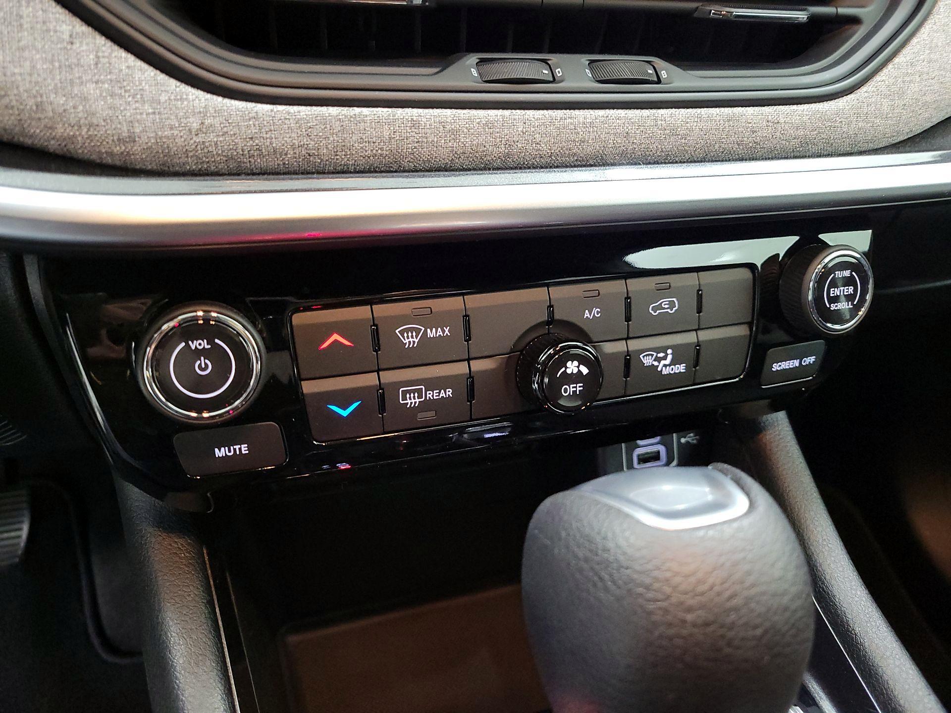 Thumbnail: 2023 Jeep Compass - 16