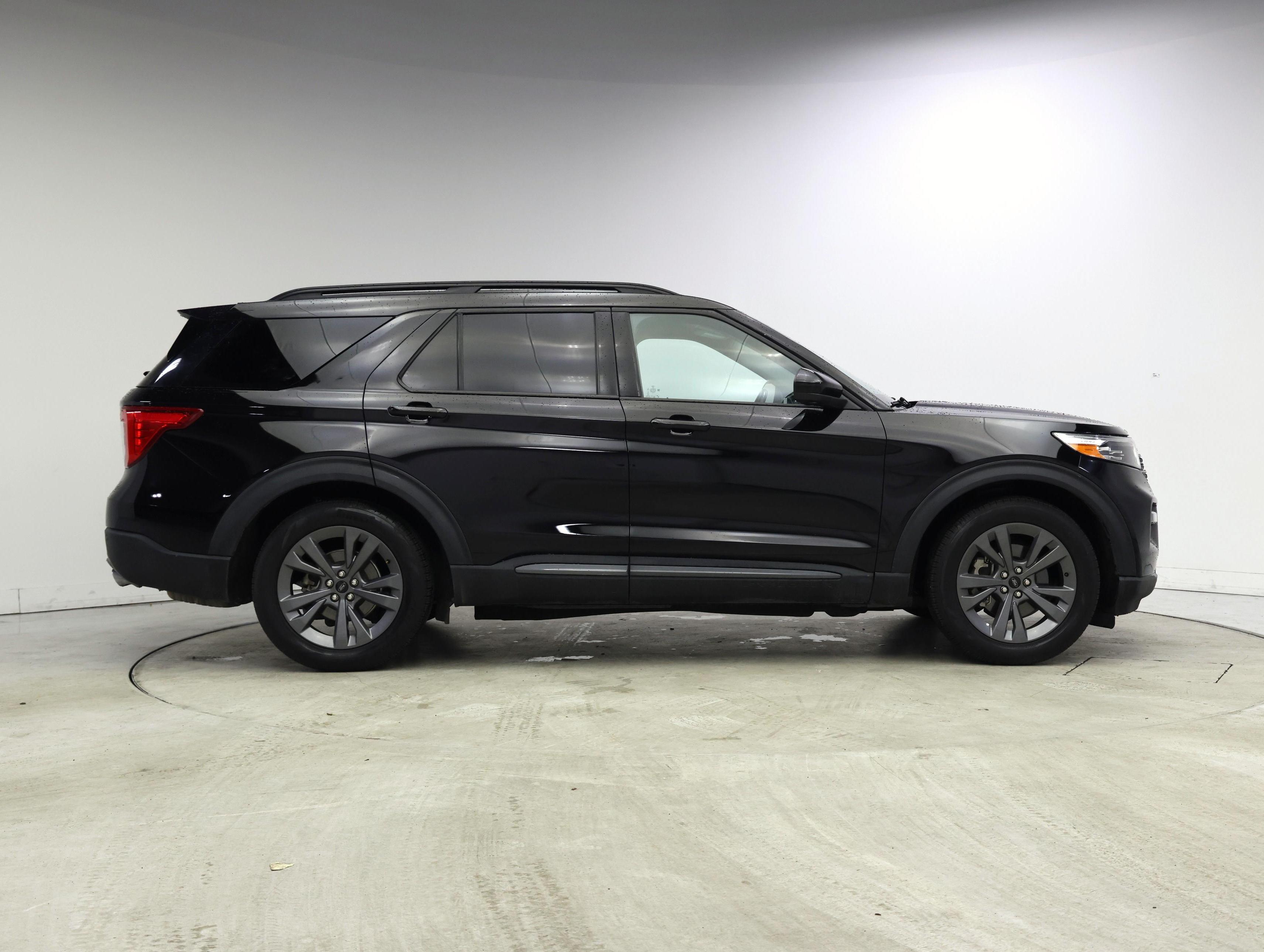 Thumbnail: 2023 Ford Explorer - 7