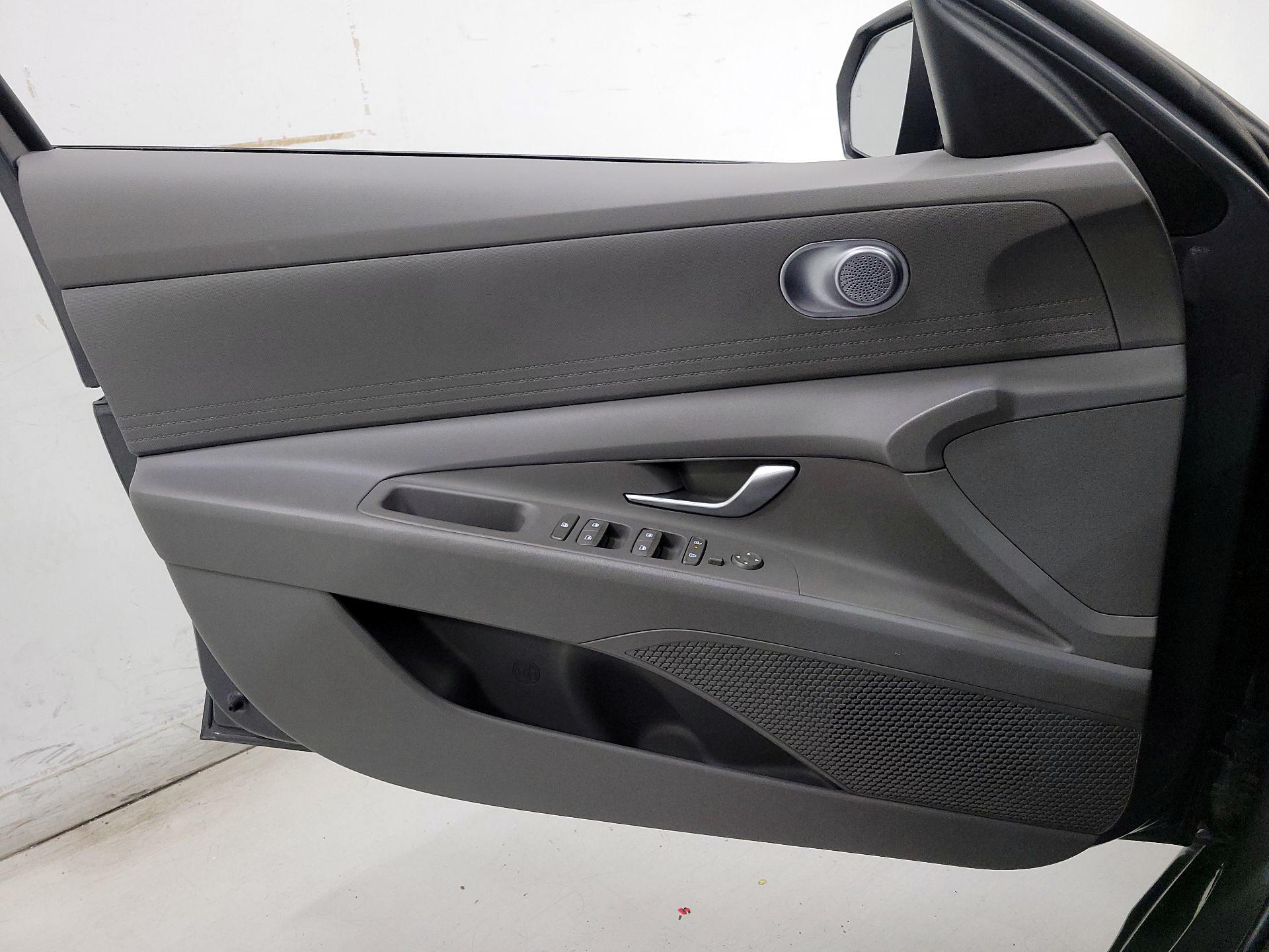 Thumbnail: 2025 Hyundai Elantra - 12