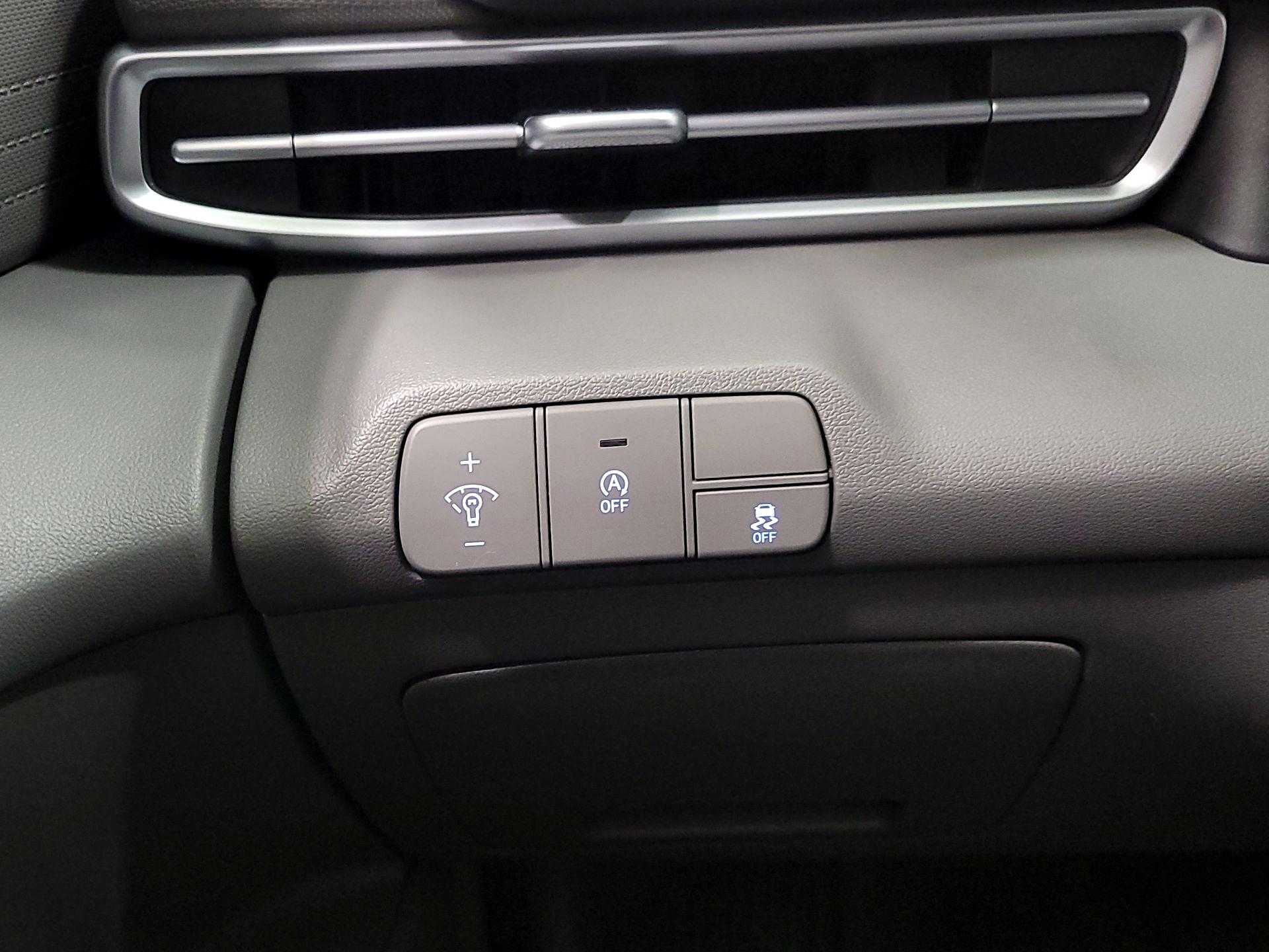 Thumbnail: 2025 Hyundai Elantra - 13