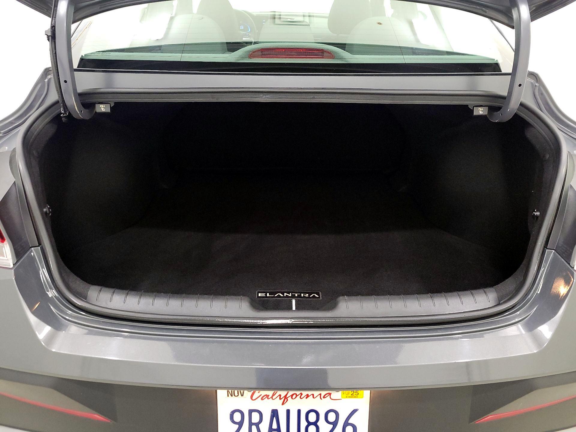 Thumbnail: 2025 Hyundai Elantra - 20