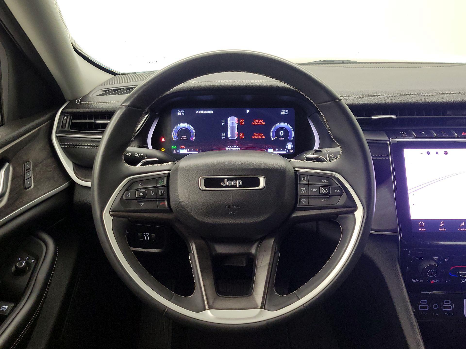 Thumbnail: 2023 Jeep Grand Cherokee - 10