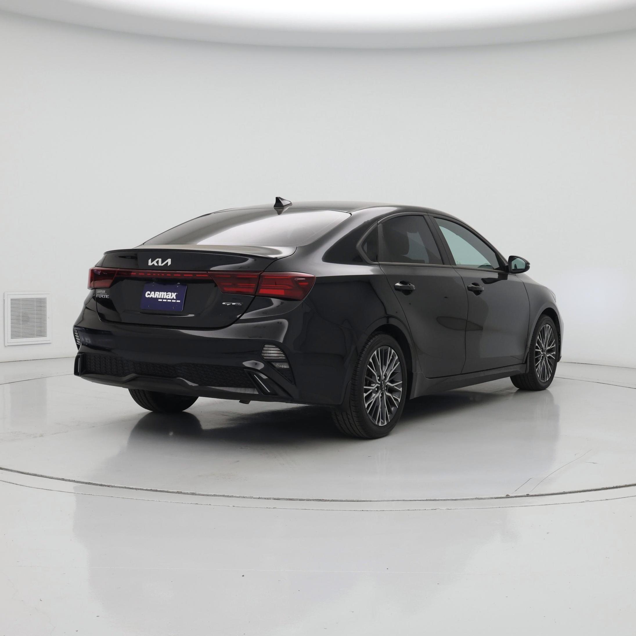 Thumbnail: 2023 Kia Forte - 8