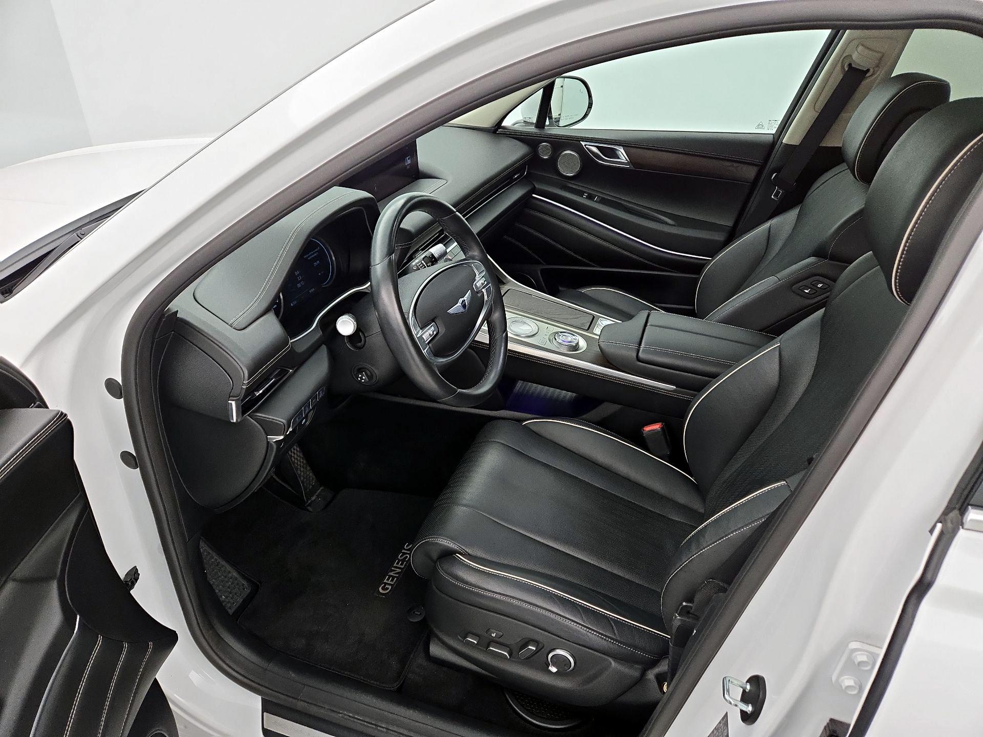 Thumbnail: 2021 Genesis GV80 - 11