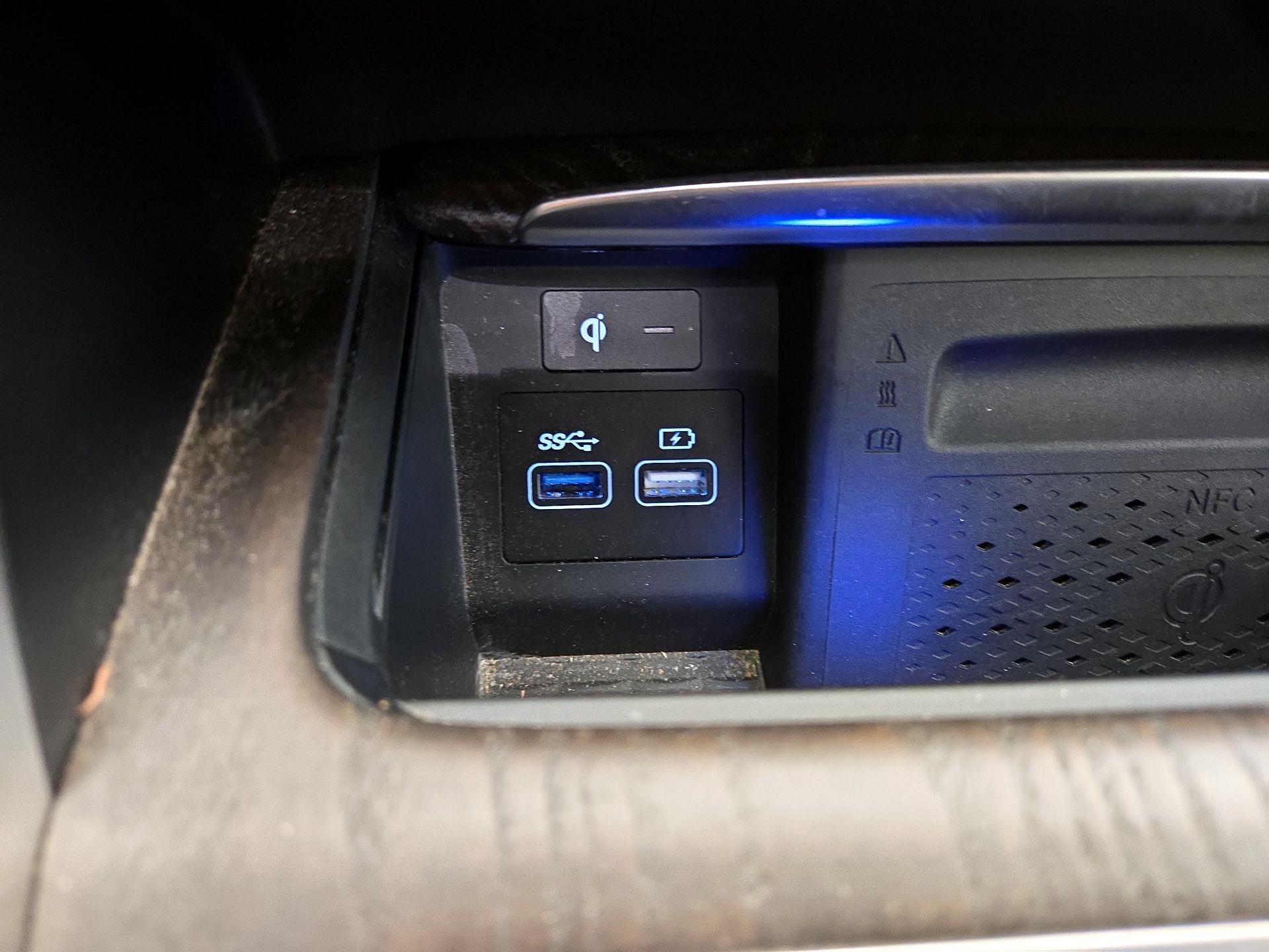 Thumbnail: 2021 Genesis GV80 - 19