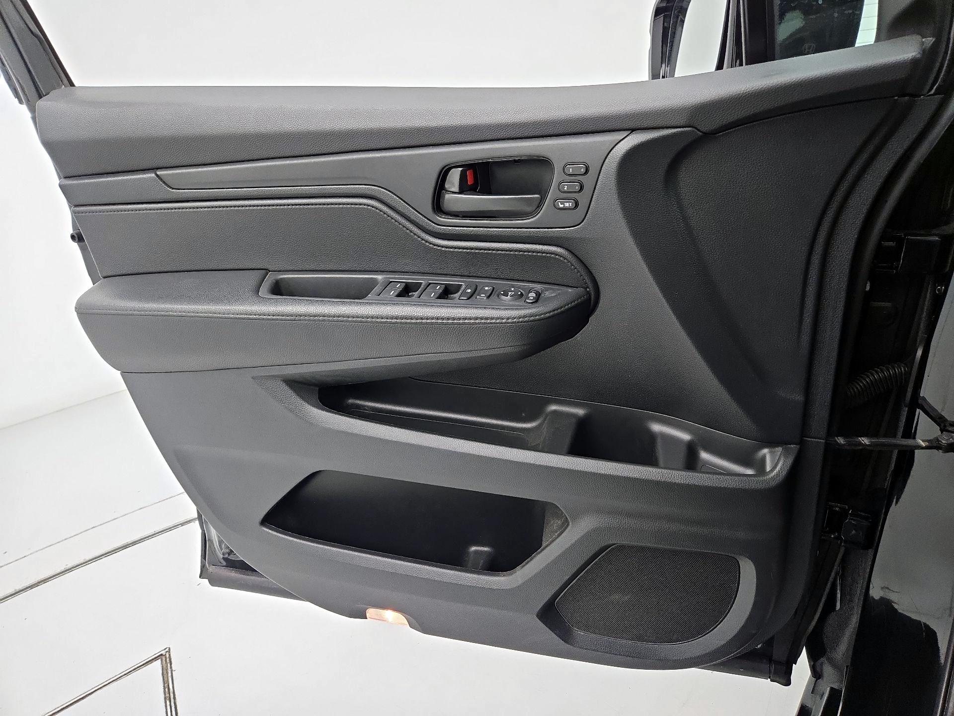 Thumbnail: 2023 Honda Odyssey - 12