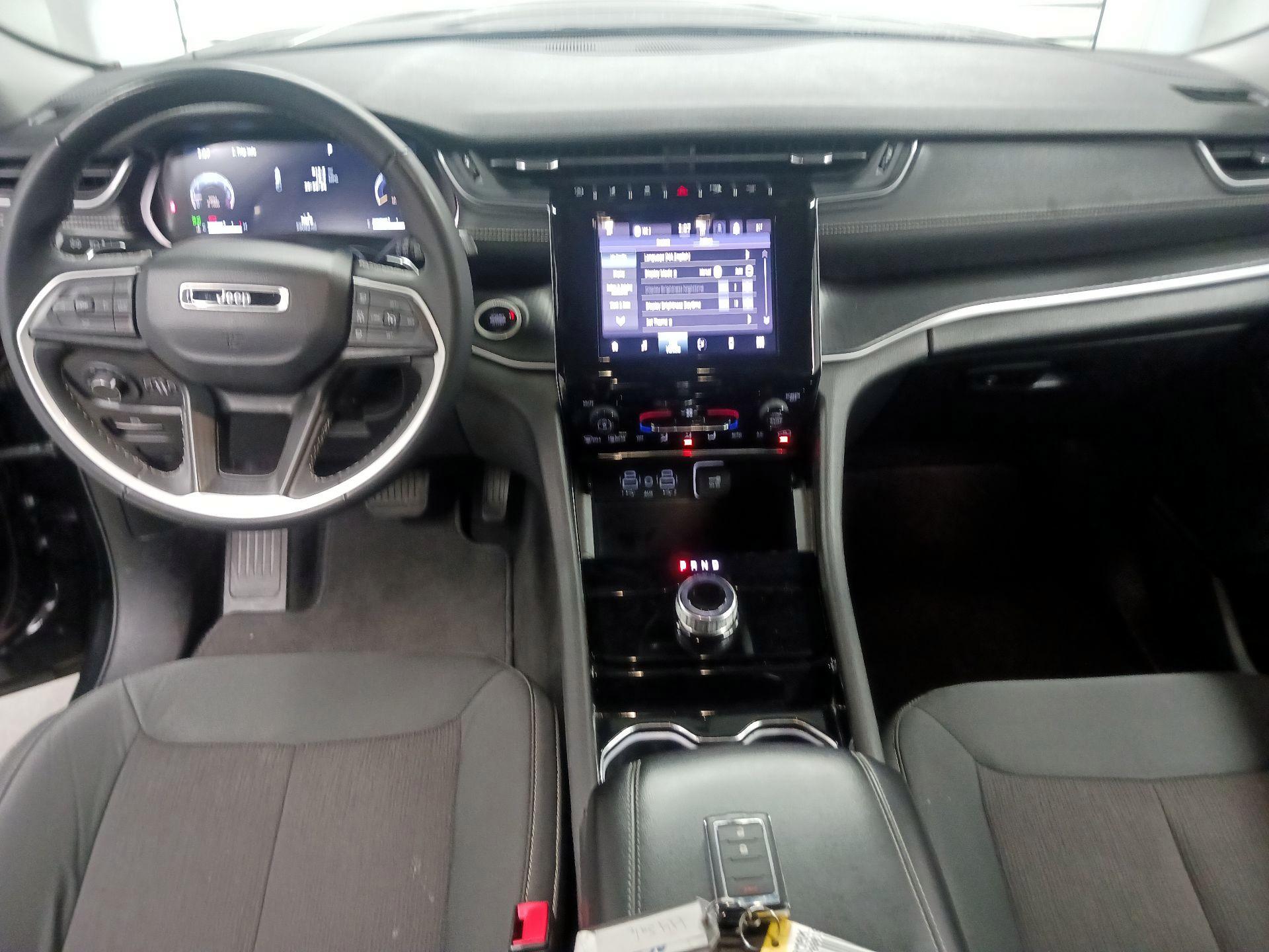 Thumbnail: 2023 Jeep Grand Cherokee L - 9