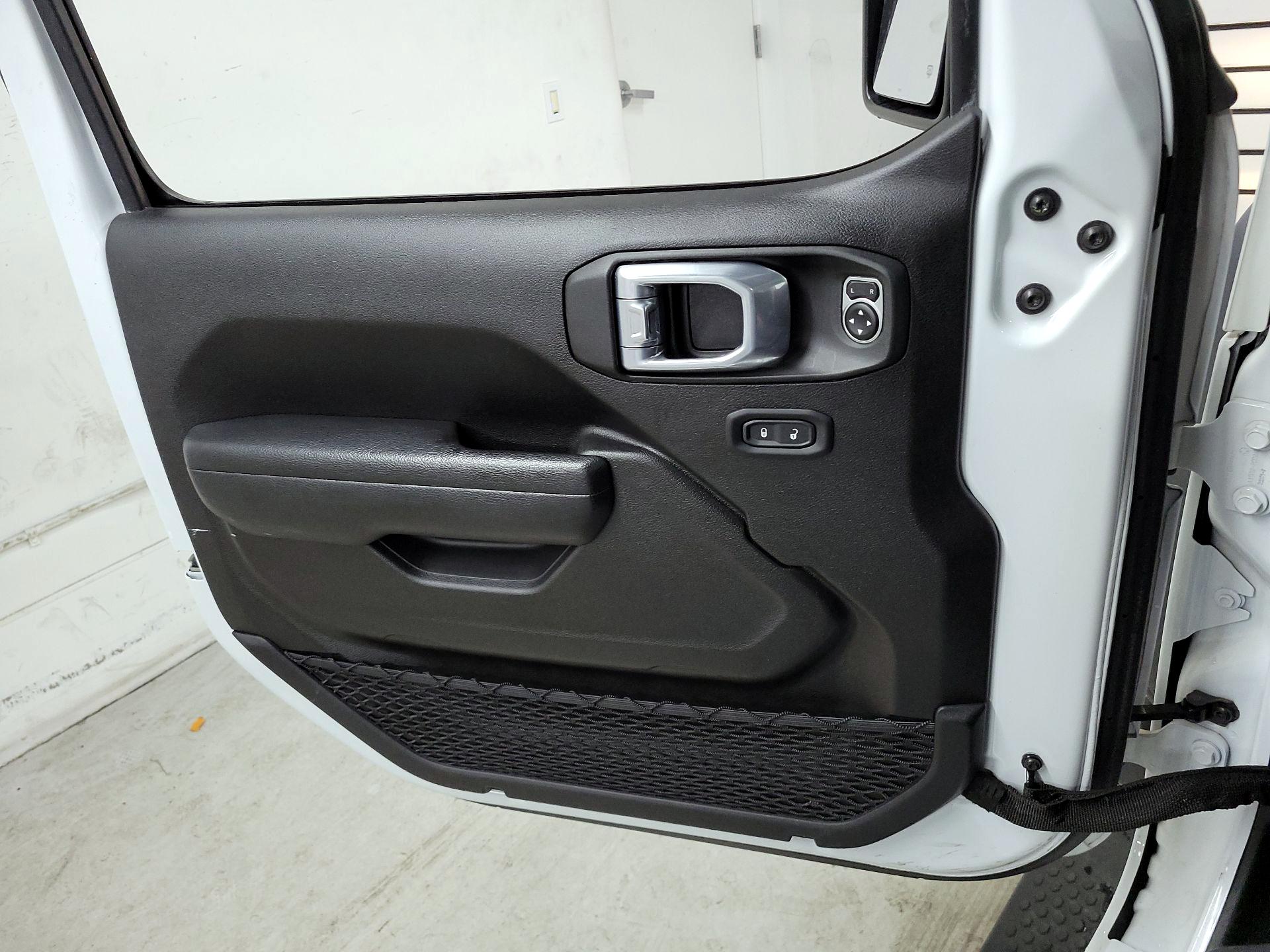 Thumbnail: 2021 Jeep Wrangler - 12