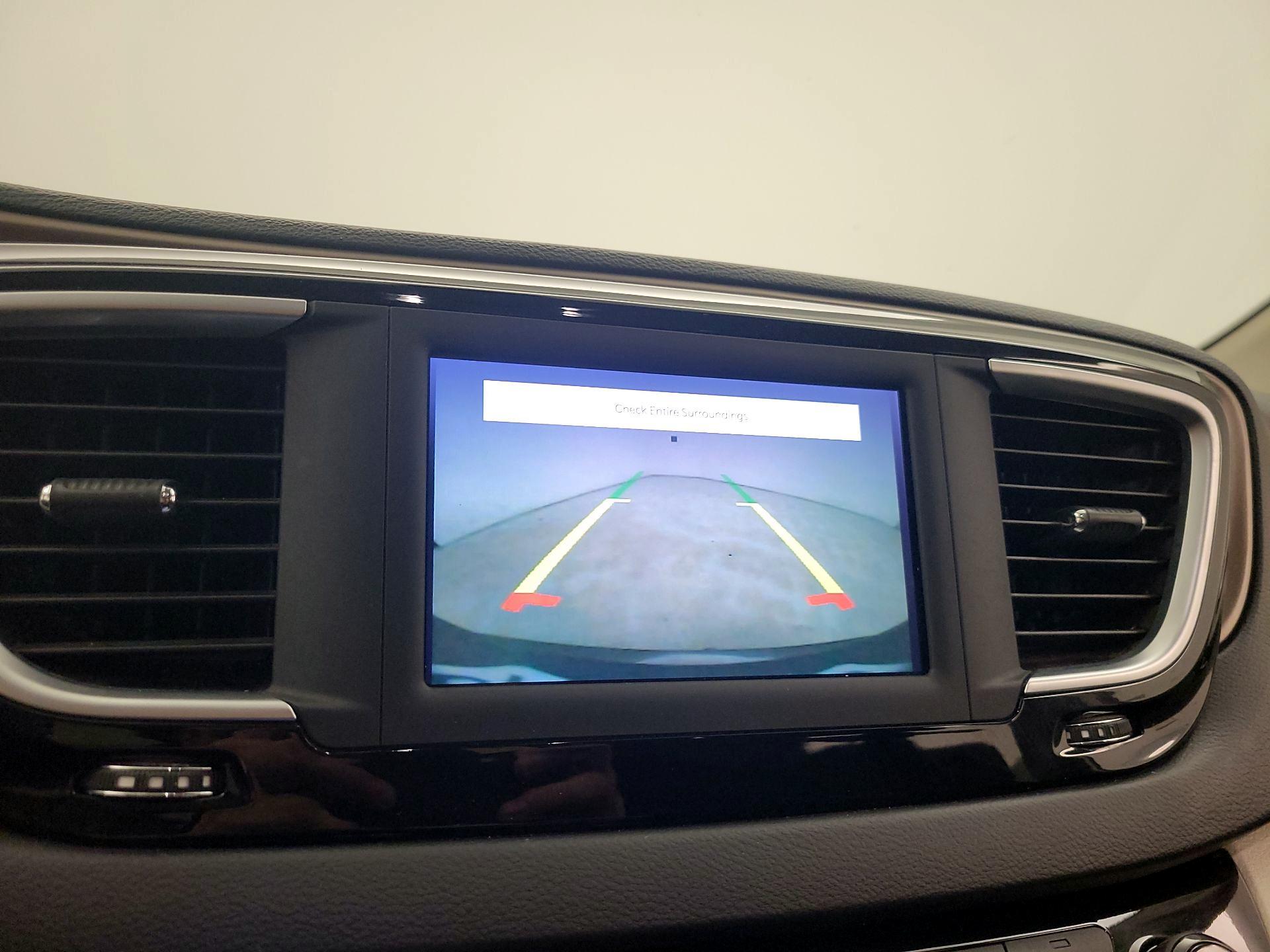 Thumbnail: 2022 Chrysler Voyager - 15