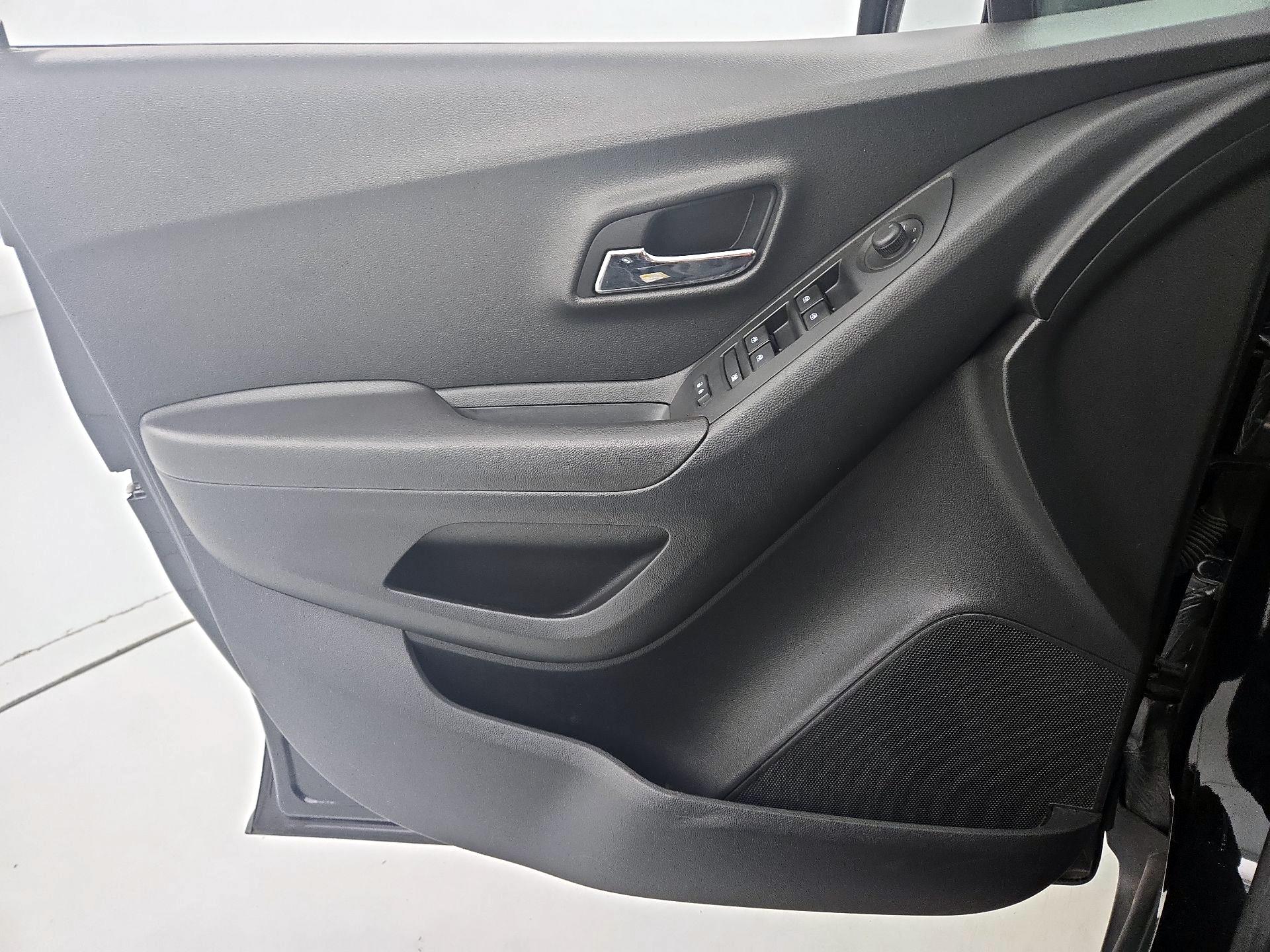 Thumbnail: 2020 Chevrolet Trax - 12