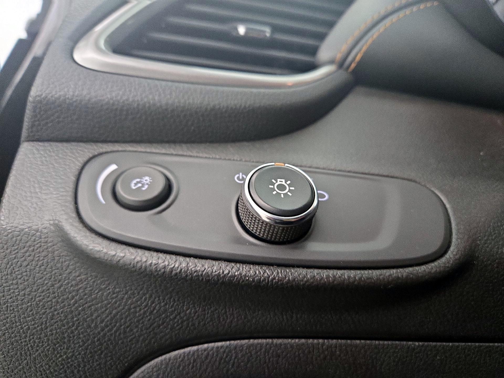 Thumbnail: 2020 Chevrolet Trax - 13