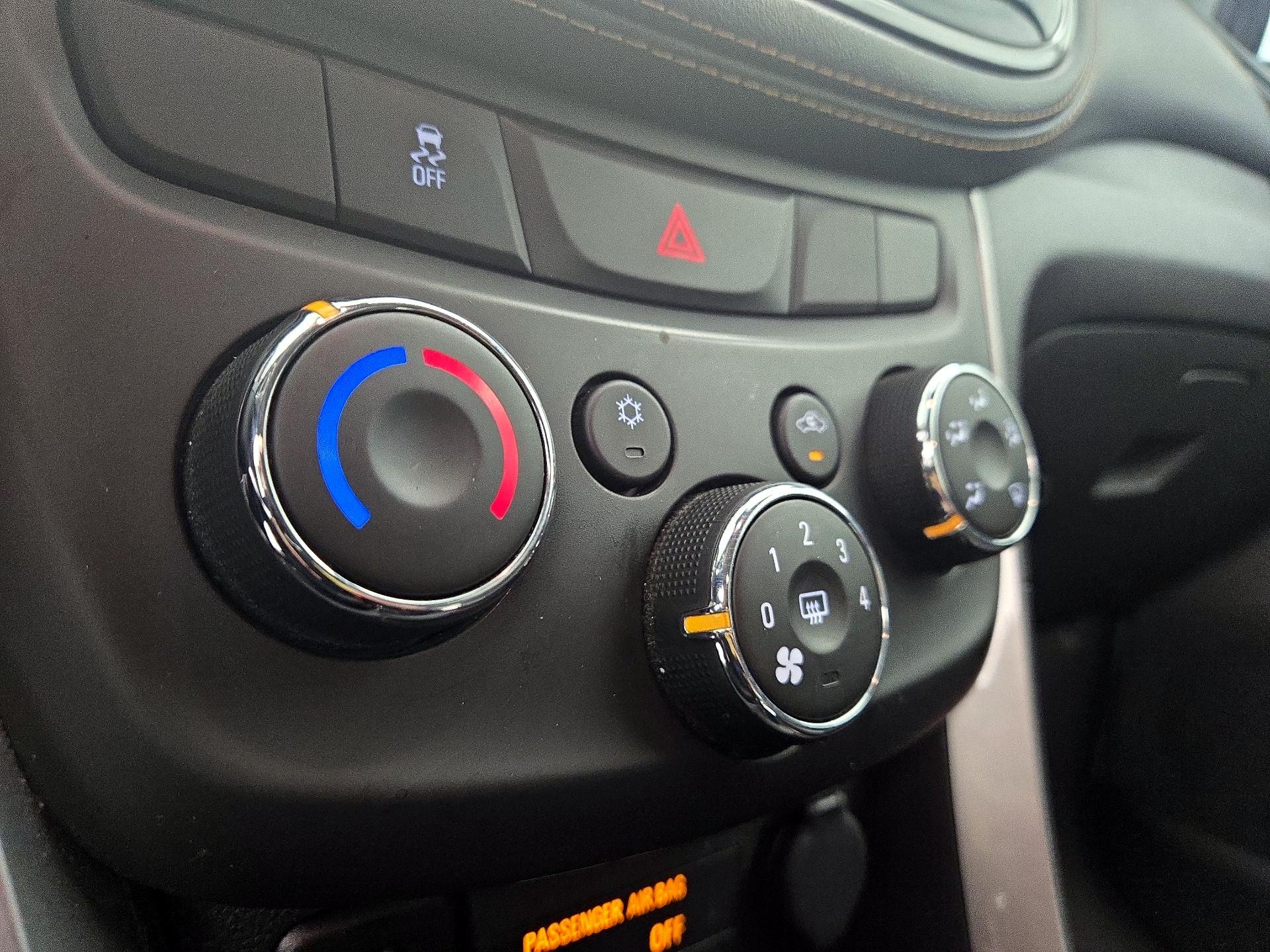 Thumbnail: 2020 Chevrolet Trax - 16