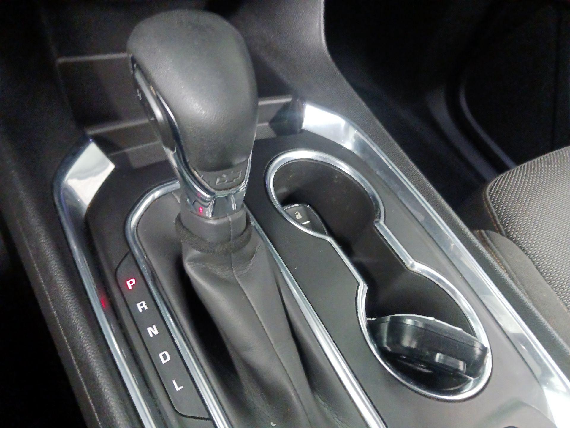 Thumbnail: 2021 Chevrolet Traverse - 16