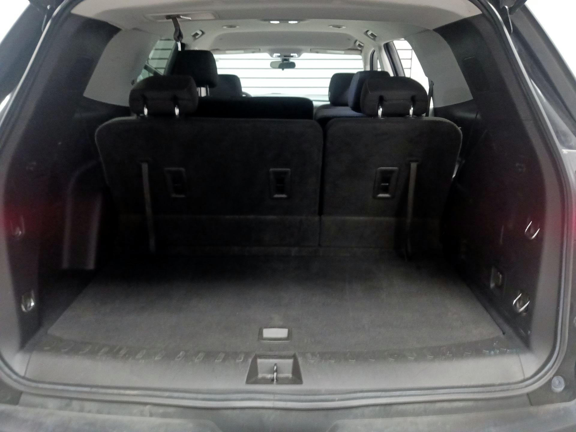 Thumbnail: 2021 Chevrolet Traverse - 18