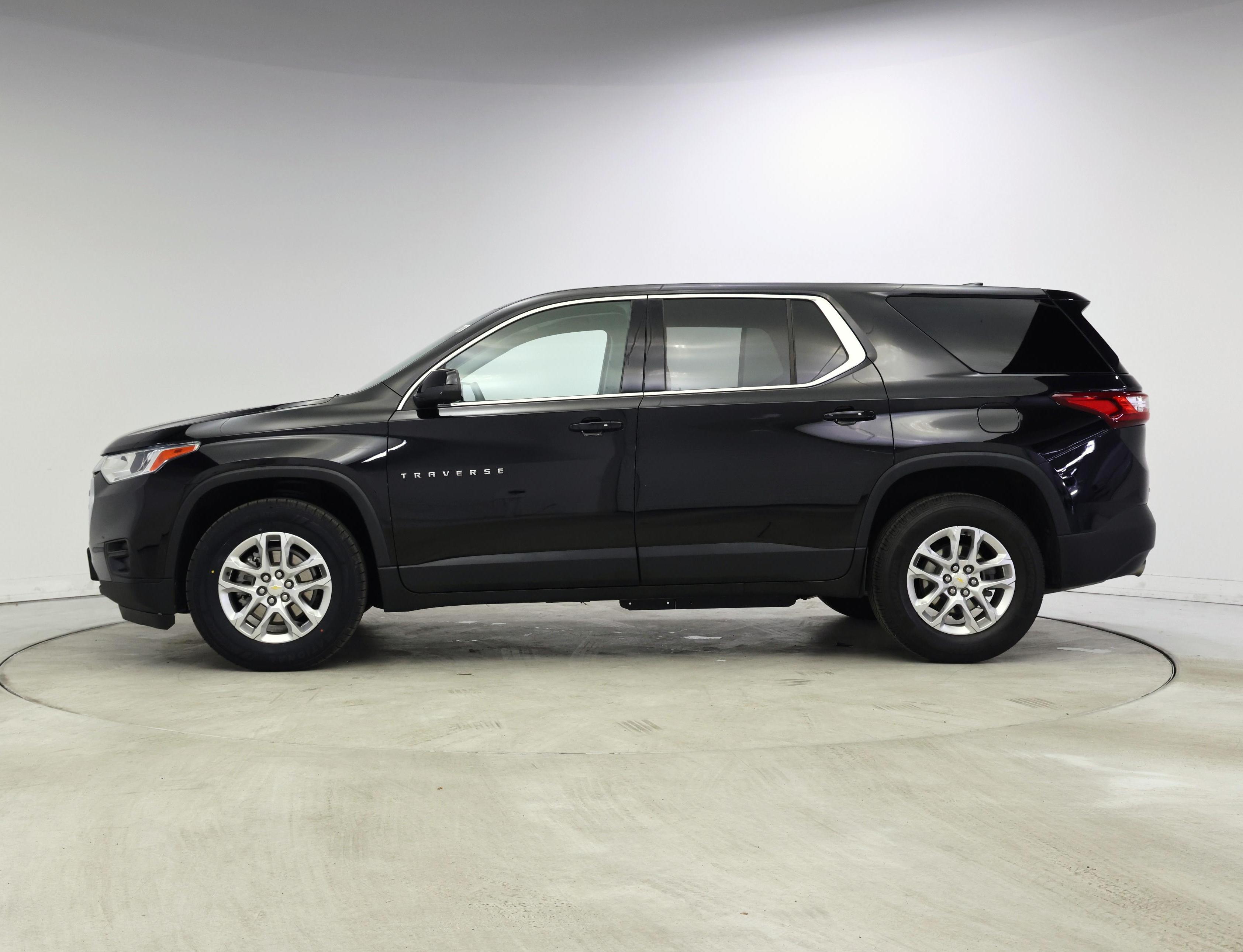 Thumbnail: 2021 Chevrolet Traverse - 3