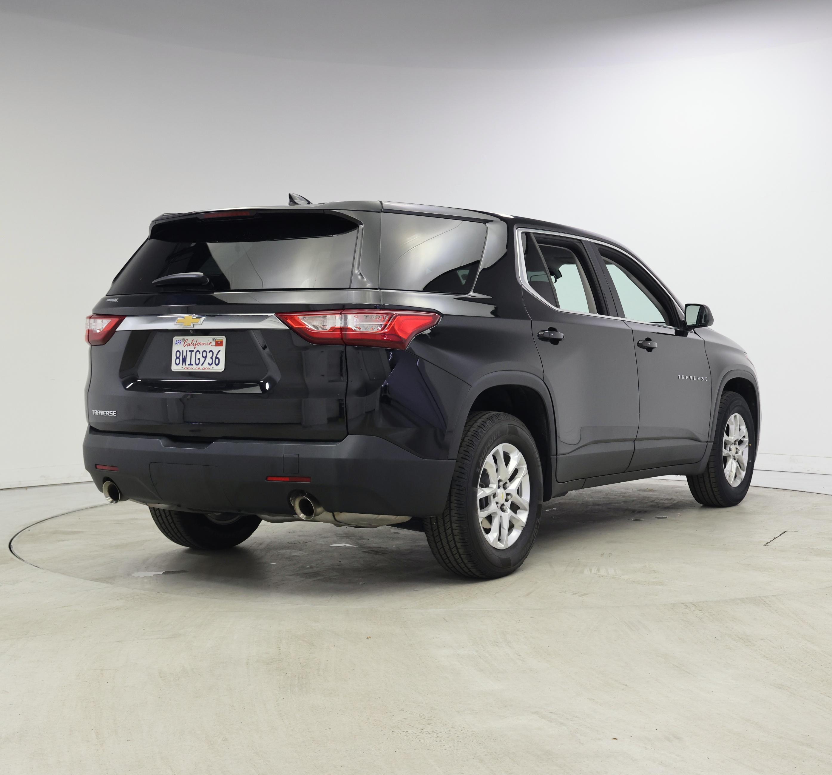 Thumbnail: 2021 Chevrolet Traverse - 8