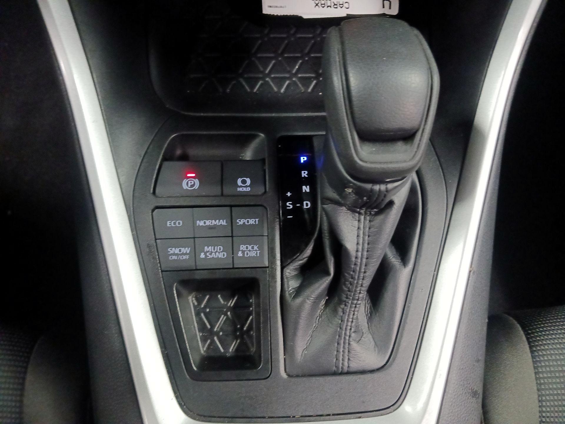 Thumbnail: 2024 Toyota RAV4 - 16