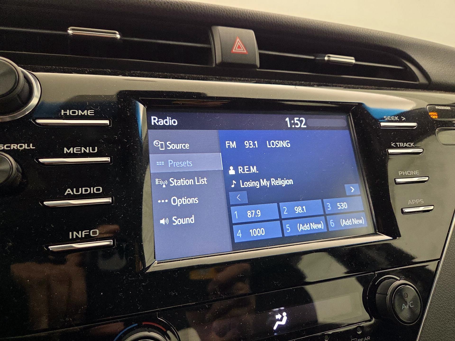 Thumbnail: 2018 Toyota Camry - 15