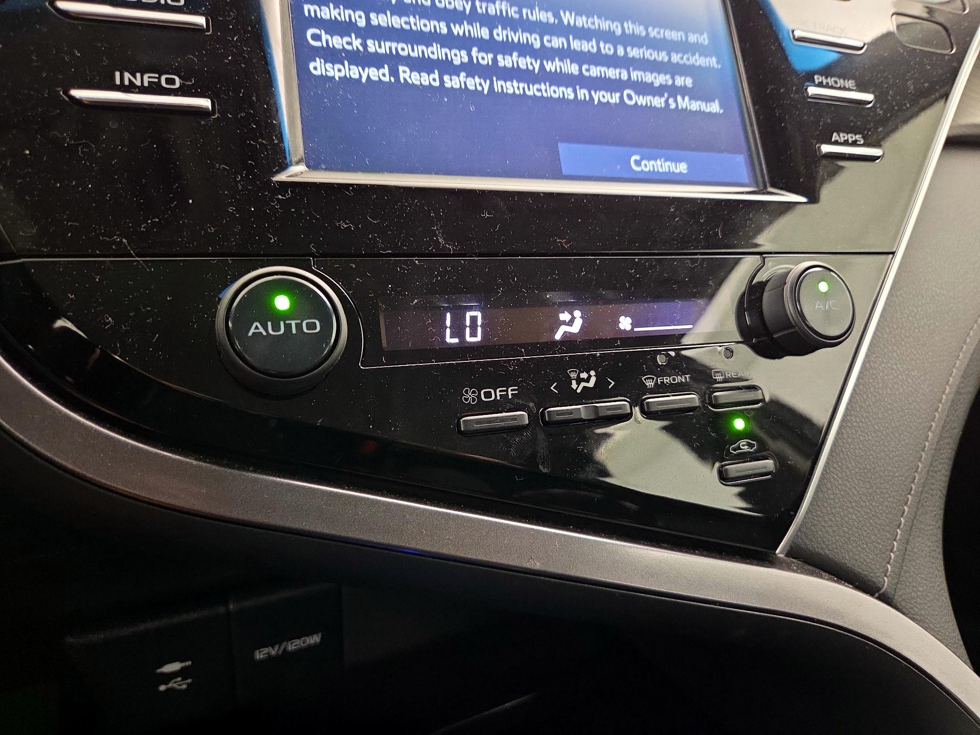 Thumbnail: 2018 Toyota Camry - 16