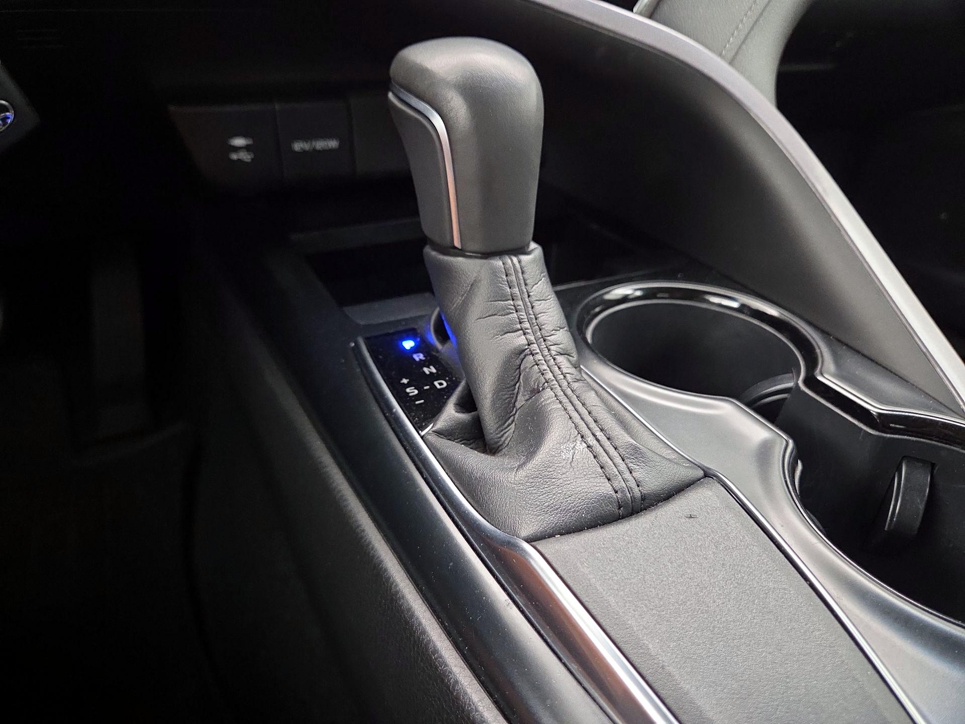 Thumbnail: 2018 Toyota Camry - 17