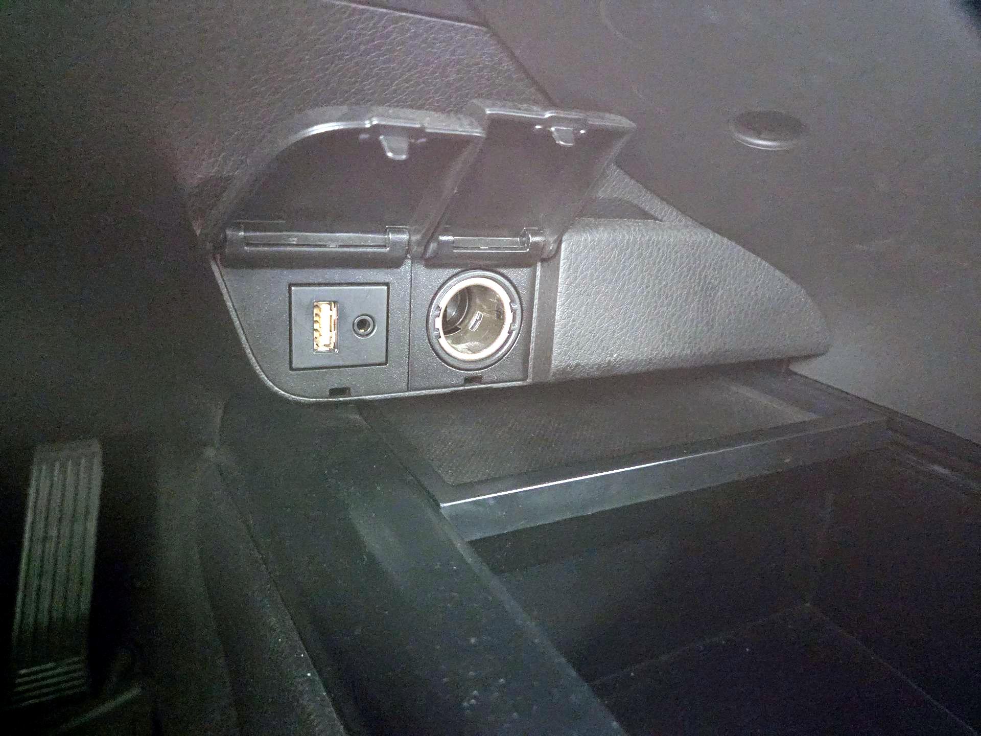 Thumbnail: 2018 Toyota Camry - 18