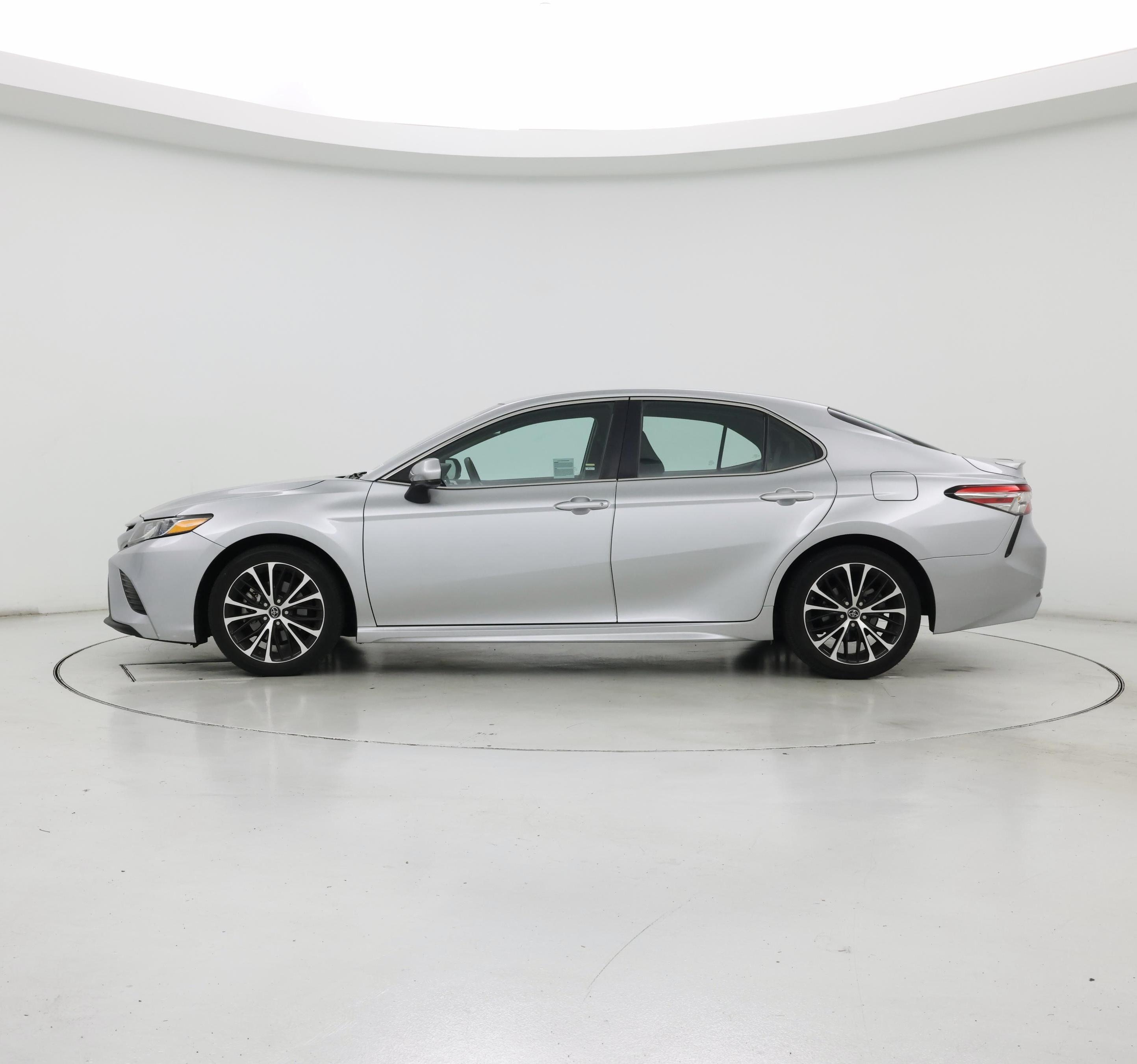 Thumbnail: 2018 Toyota Camry - 3