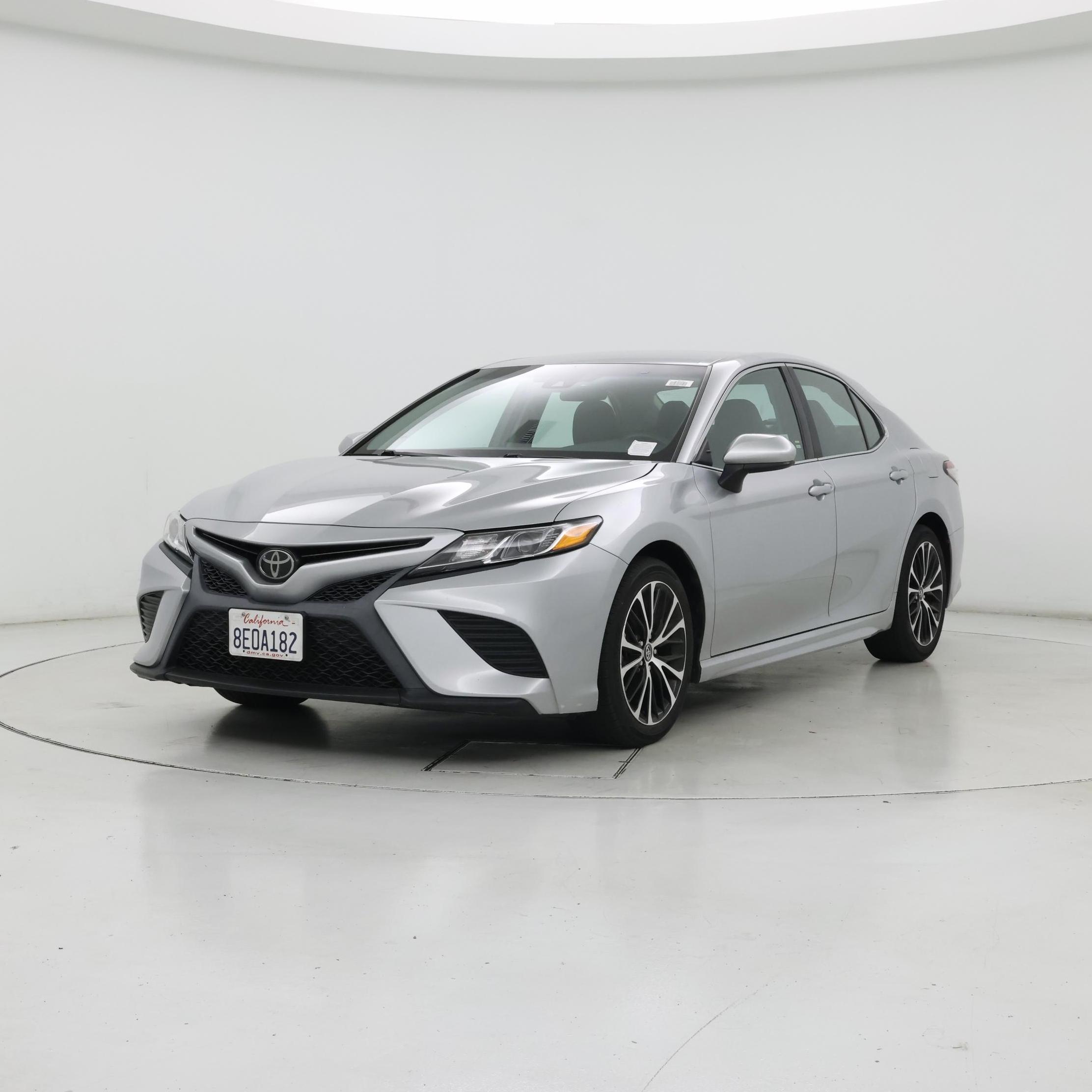Thumbnail: 2018 Toyota Camry - 4